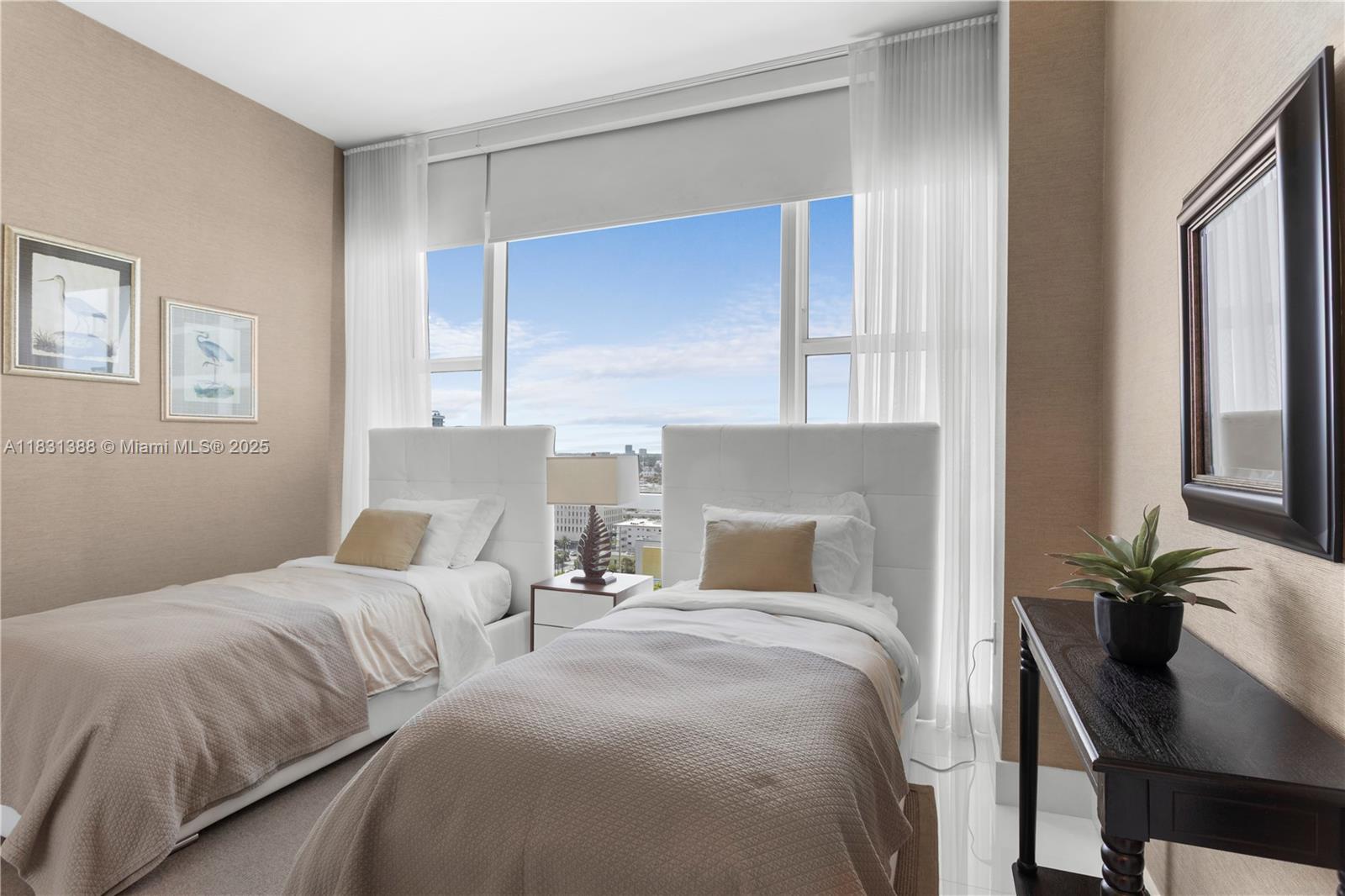 6801 Collins Ave Unit: PH05