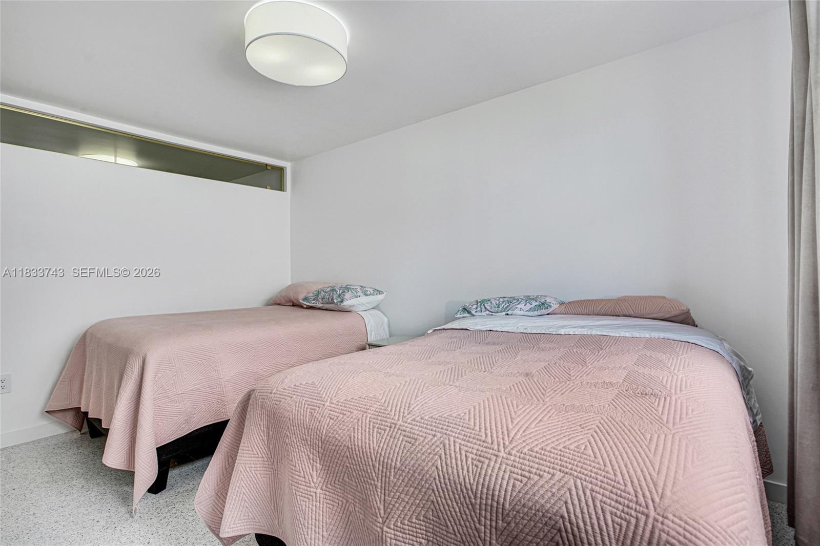 1621 Collins Ave # 504