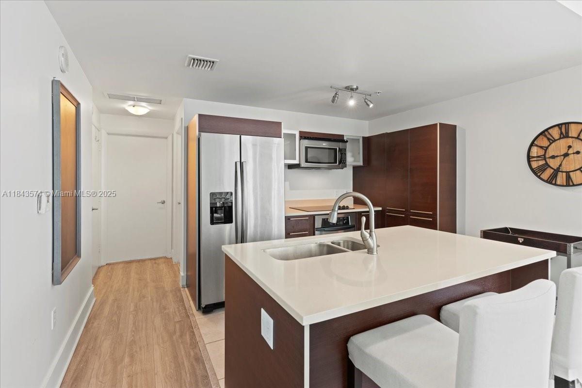 1900 N Bayshore Dr # 4210