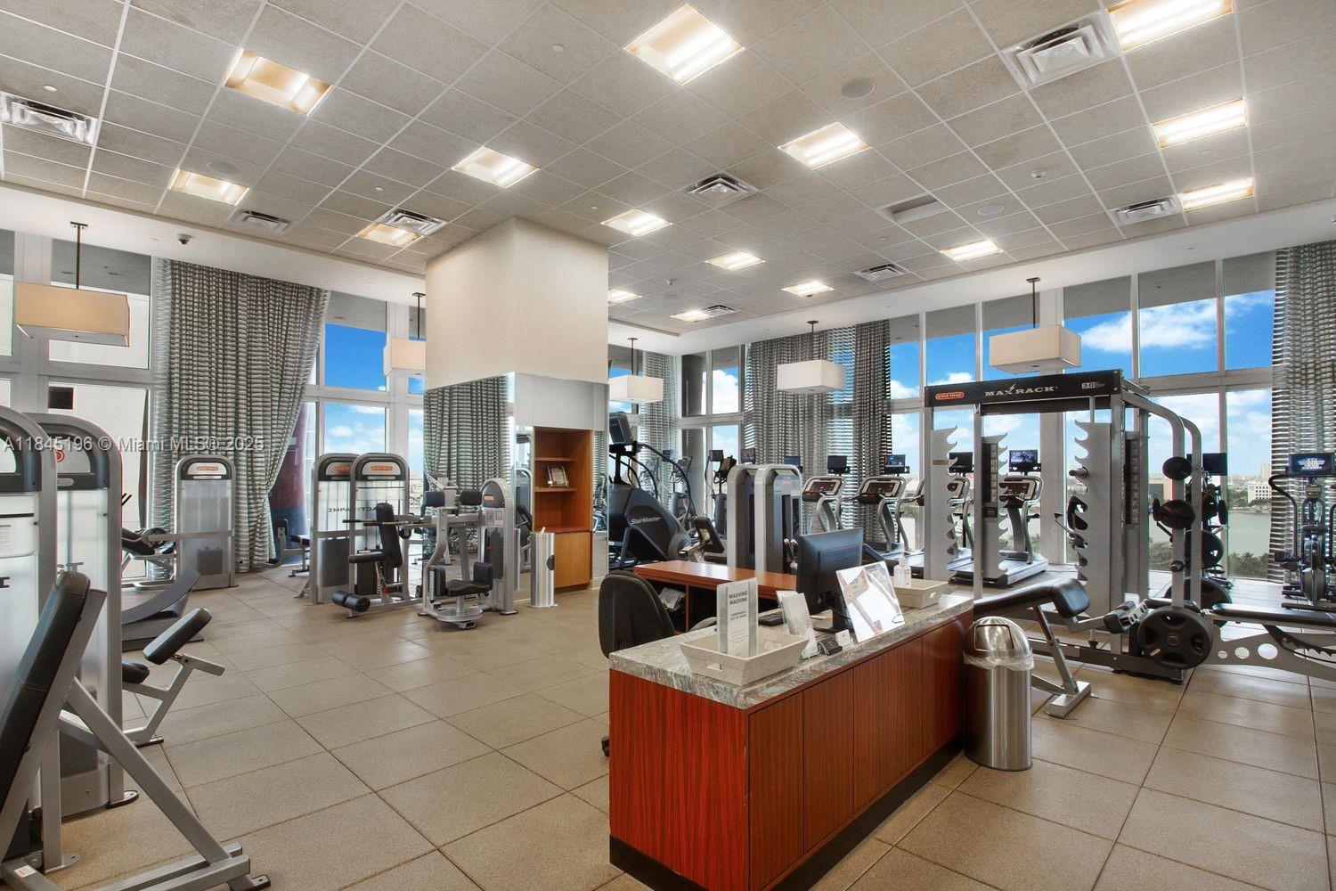 50 Biscayne Blvd # 4803