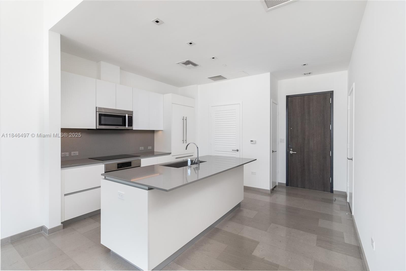 68 SE 6th St # 4006