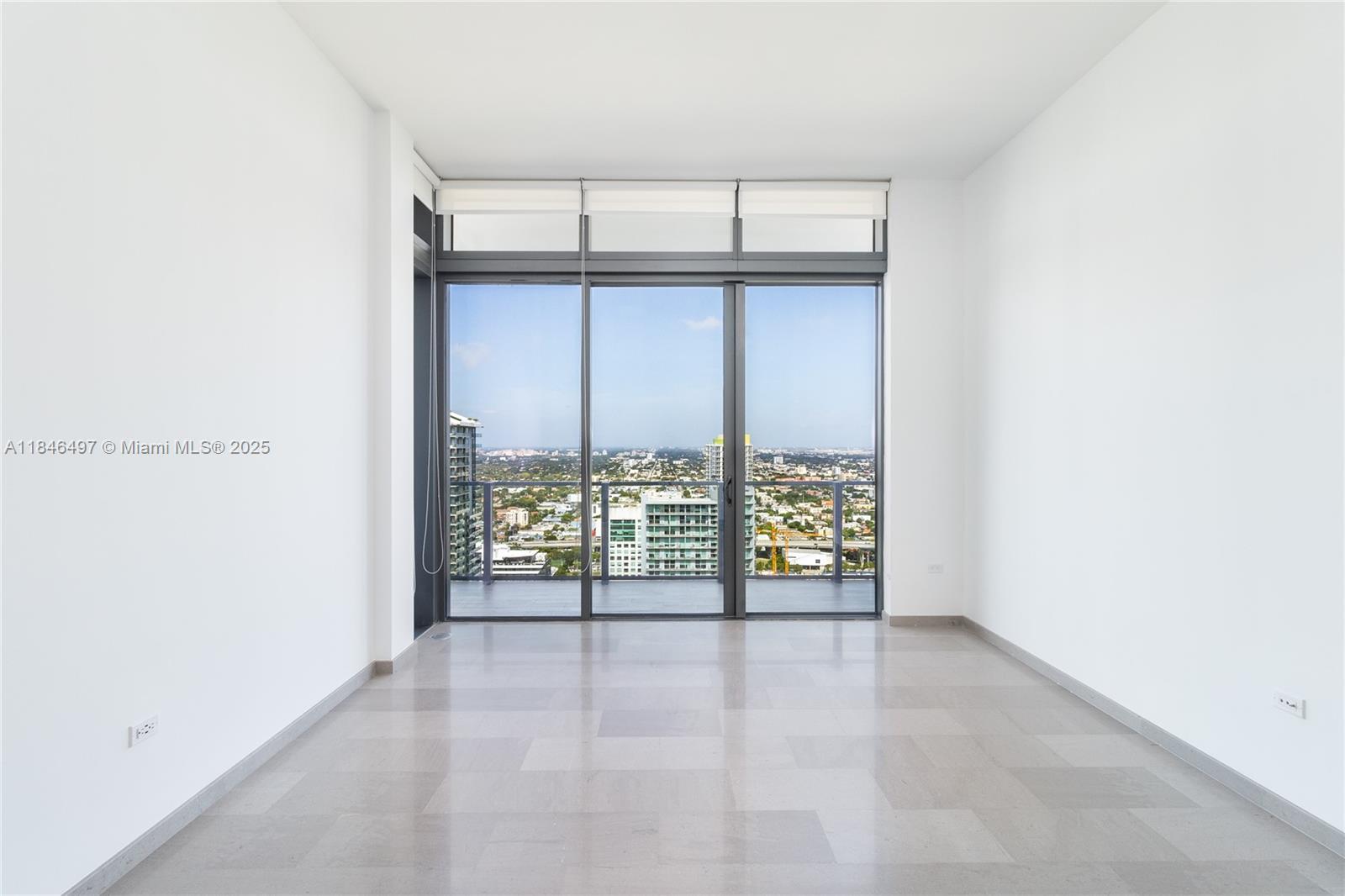 68 SE 6th St # 4006