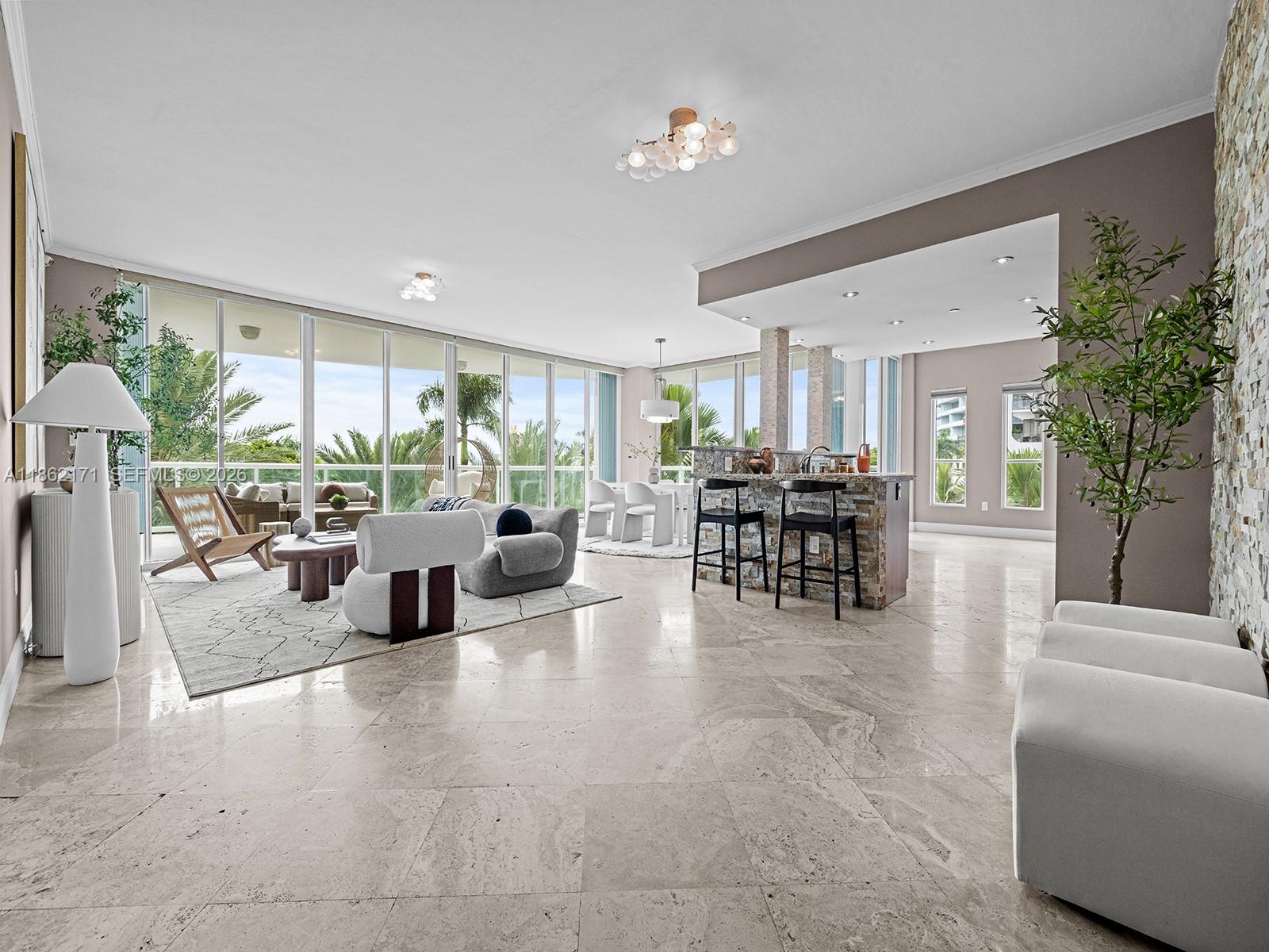 2645 S Bayshore Dr # 304