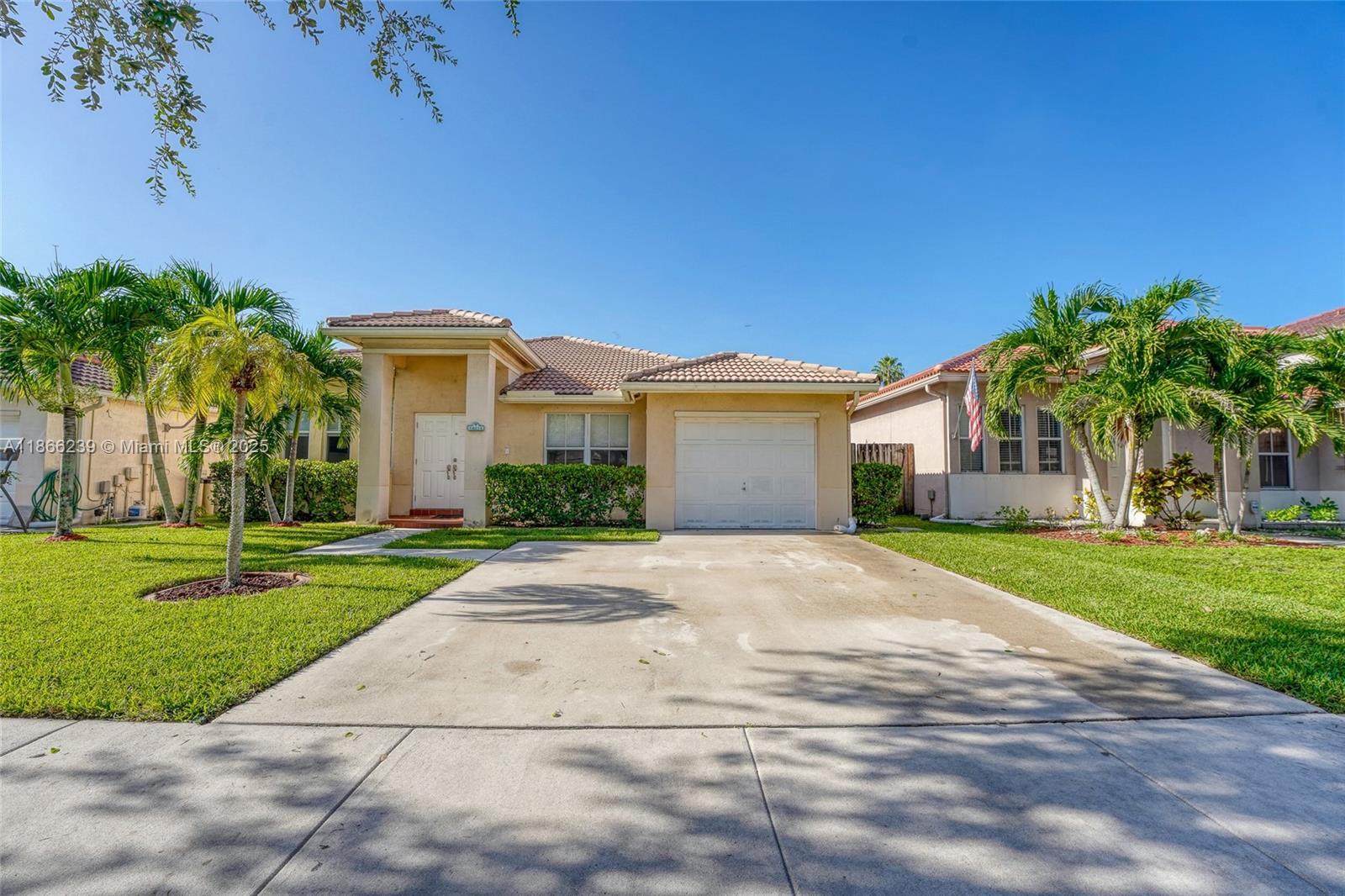 14014 N Cypress Cove Cir