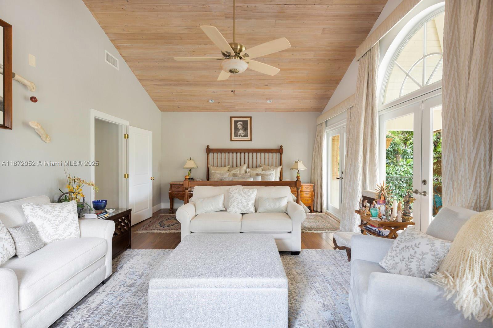 10100 Lakeside Dr
