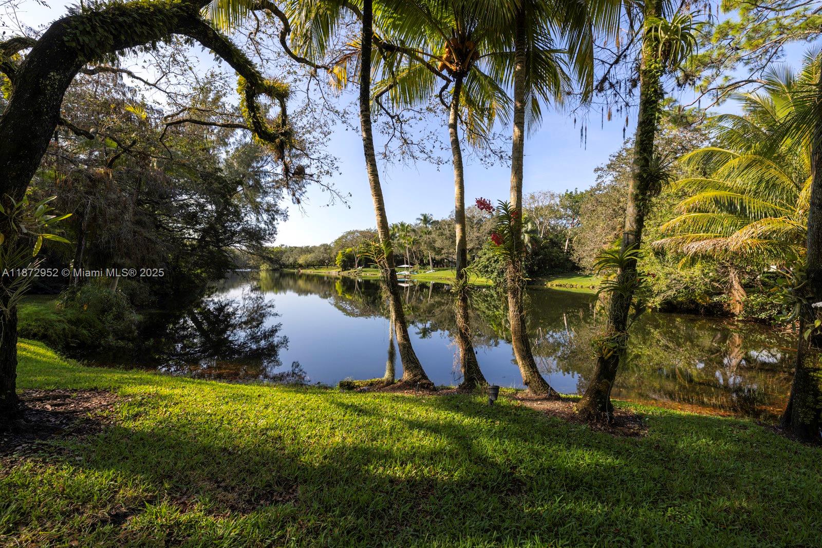 10100 Lakeside Dr