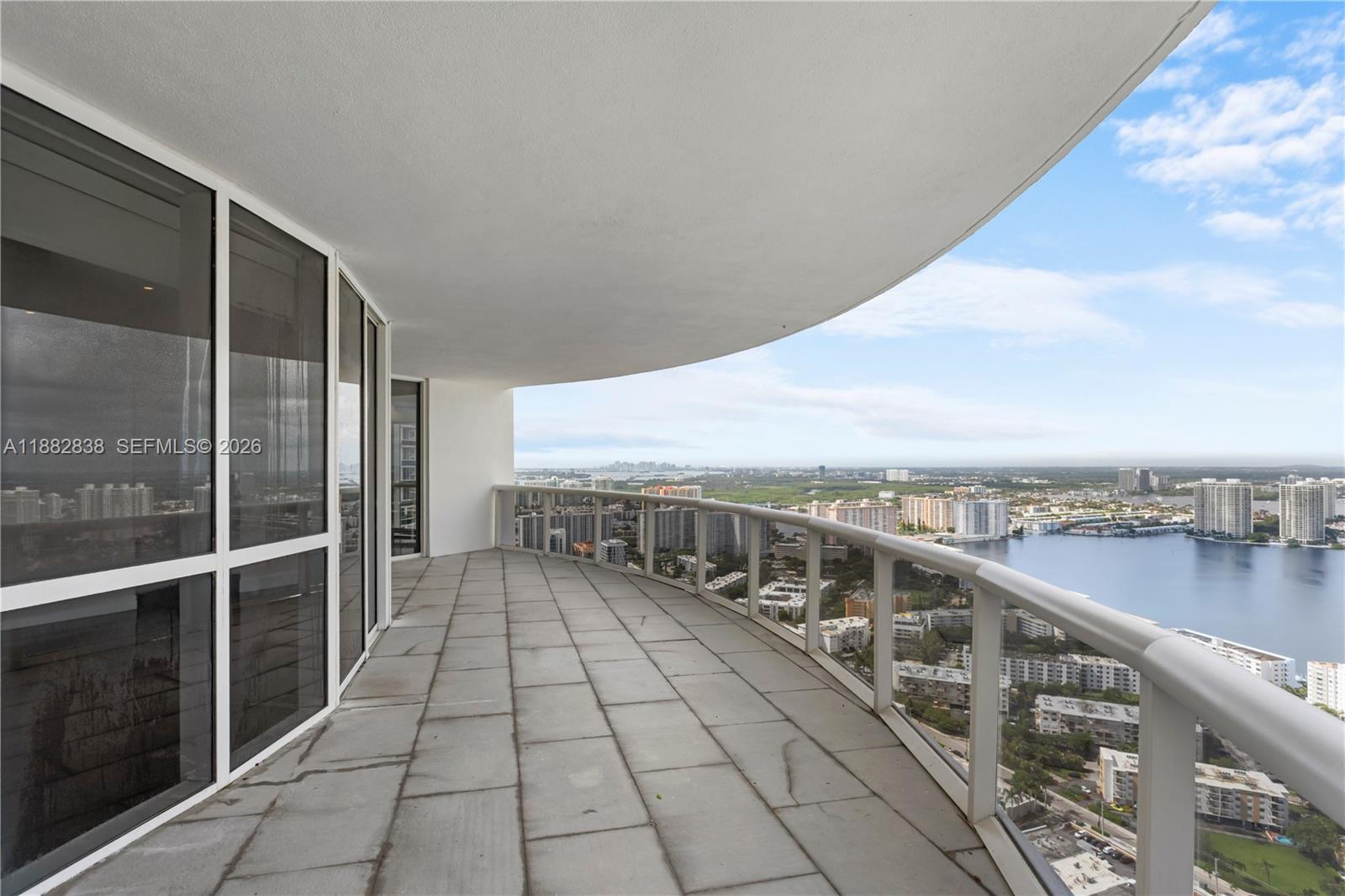 18201 Collins Ave # 5301