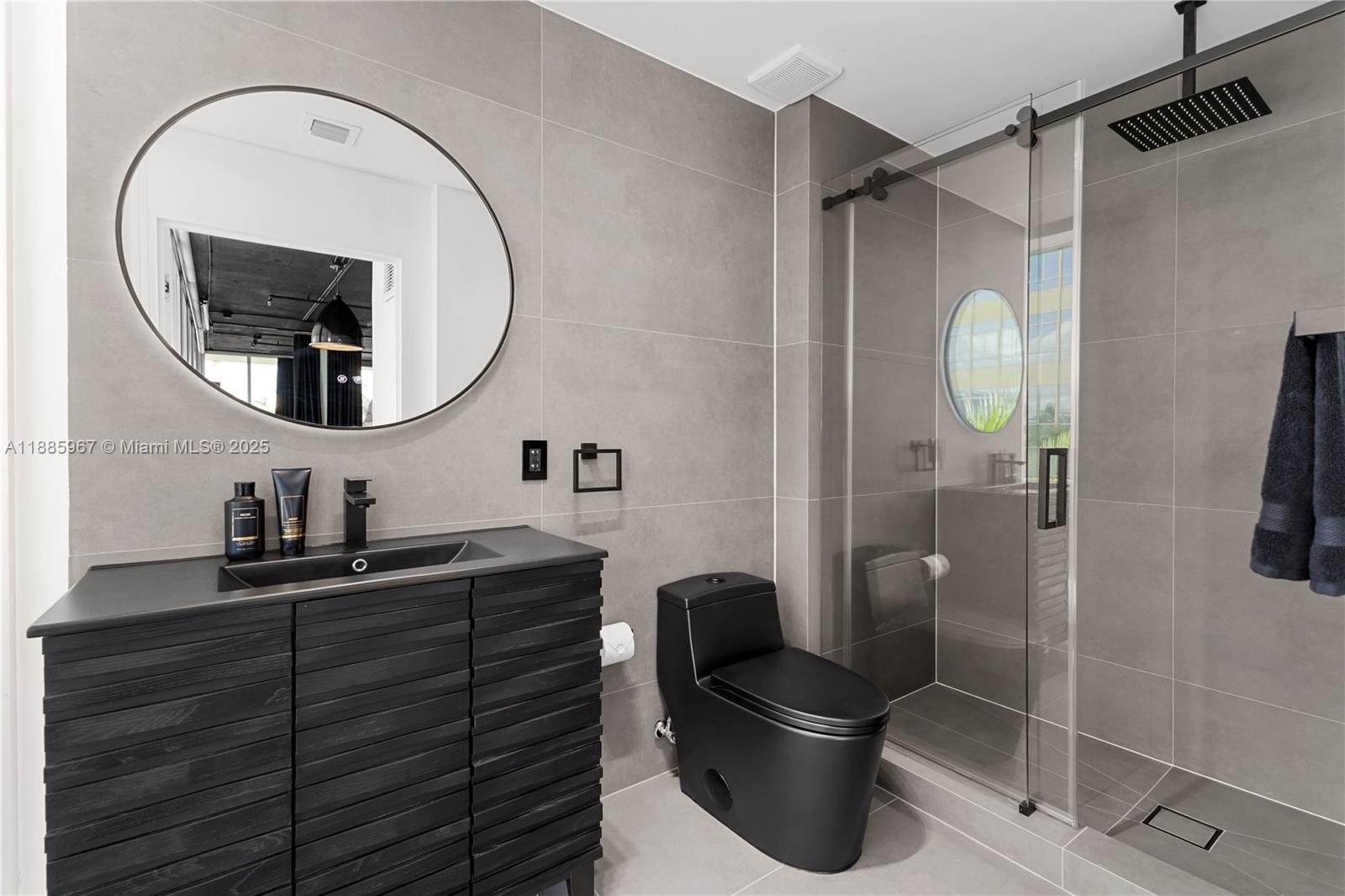 1700 Meridian Ave # 501