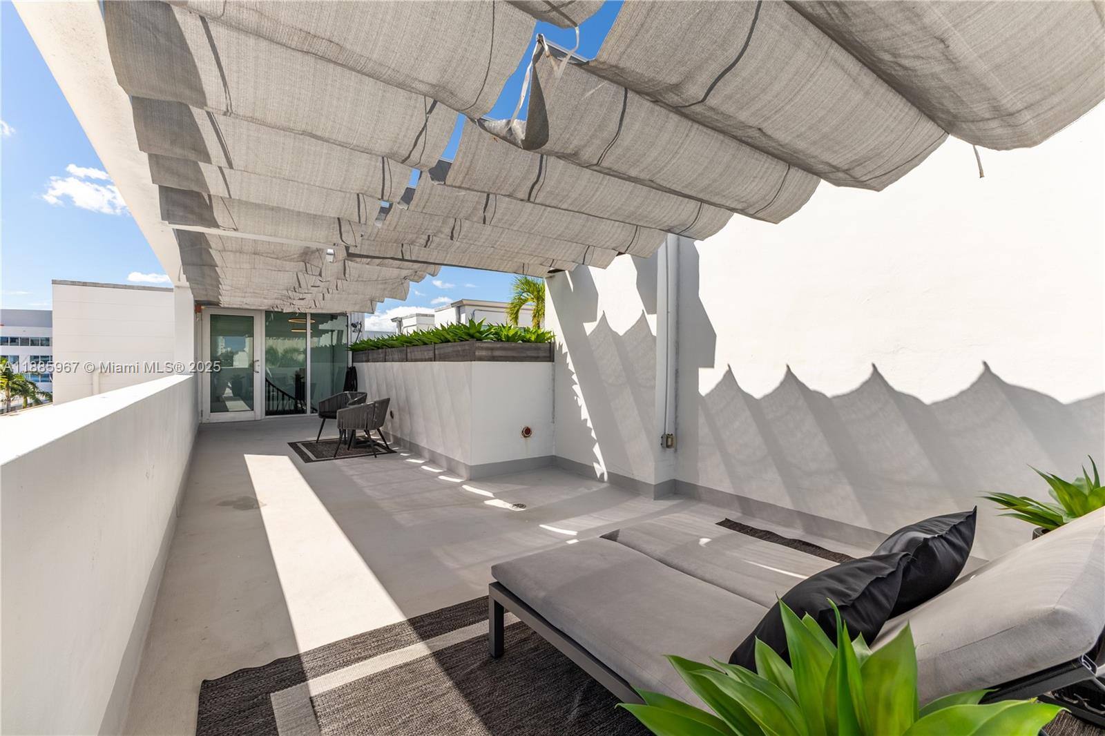 1700 Meridian Ave # 501