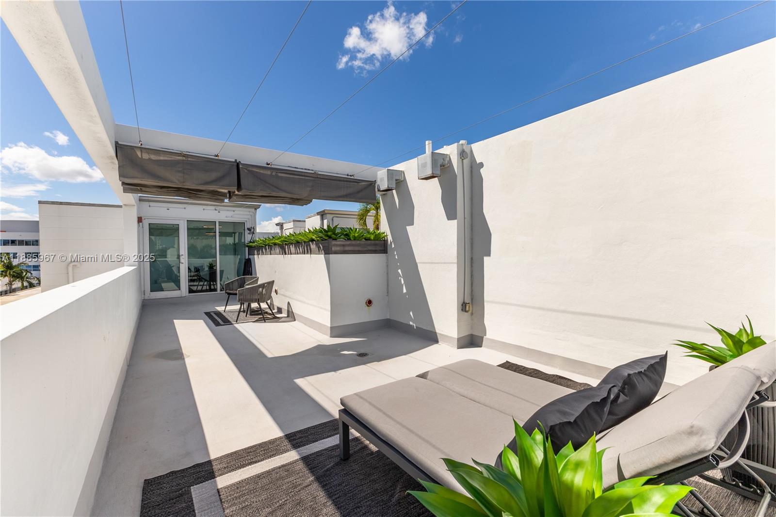 1700 Meridian Ave # 501