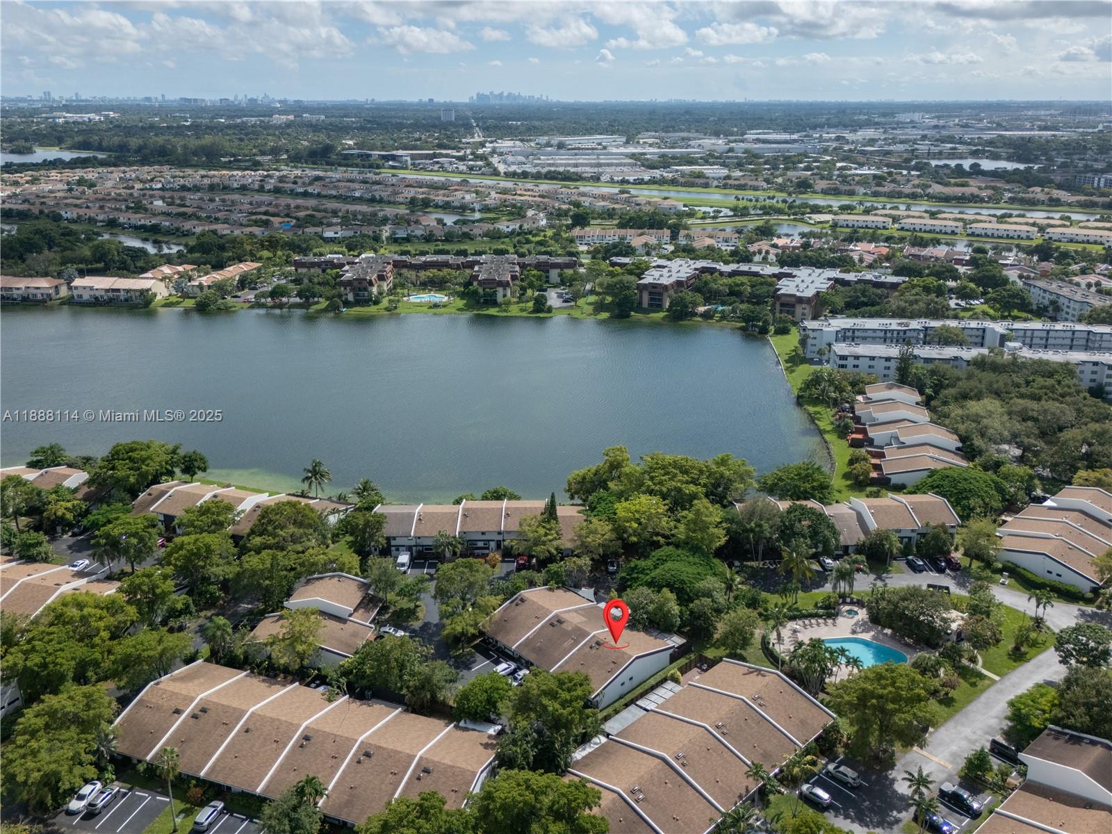 565 NE 199th Ter # 3P