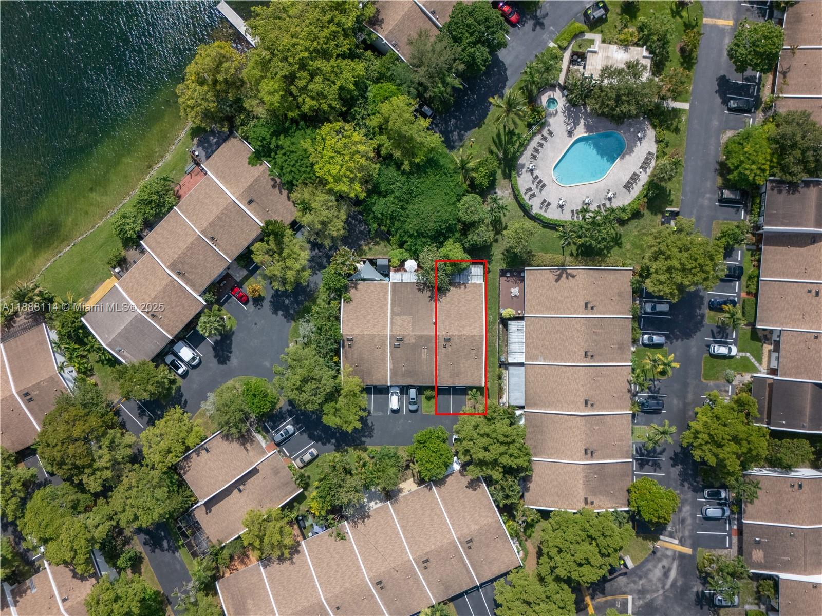 565 NE 199th Ter # 3P