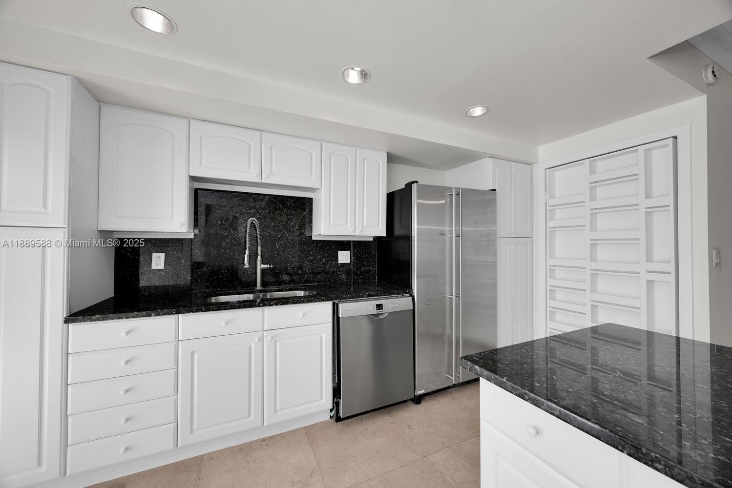 940 Sevilla Ave # 104