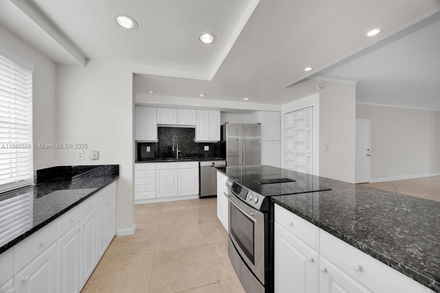 940 Sevilla Ave # 104