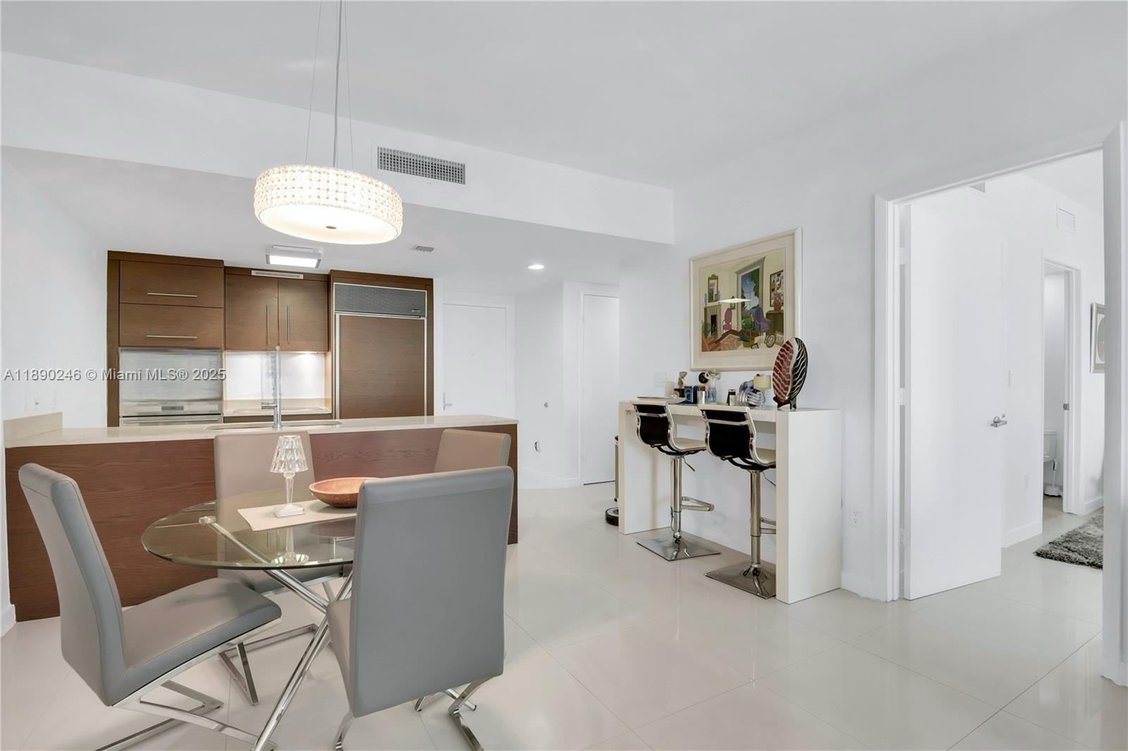475 Brickell Ave # 4711