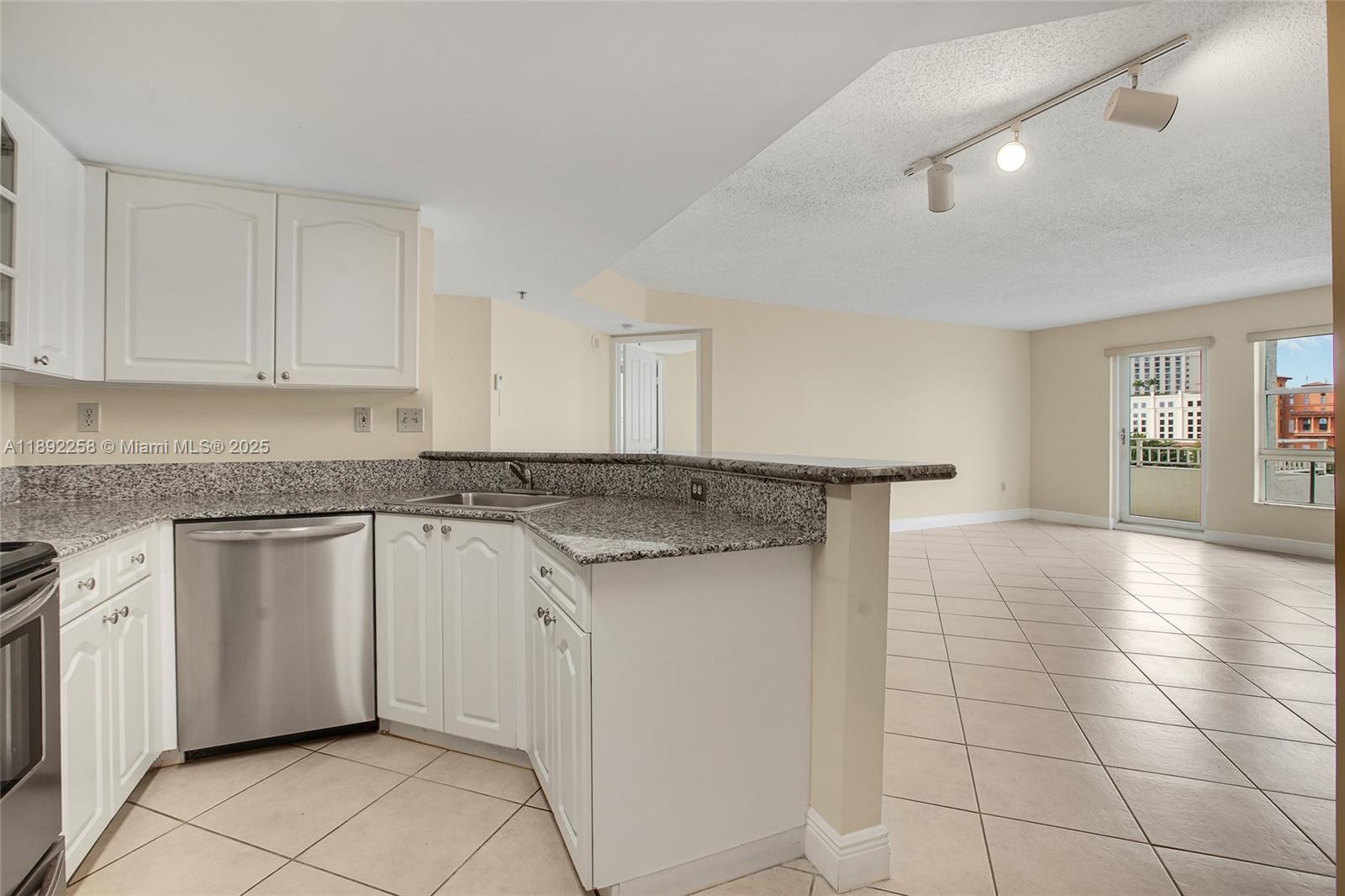 2351 Douglas Rd # 604