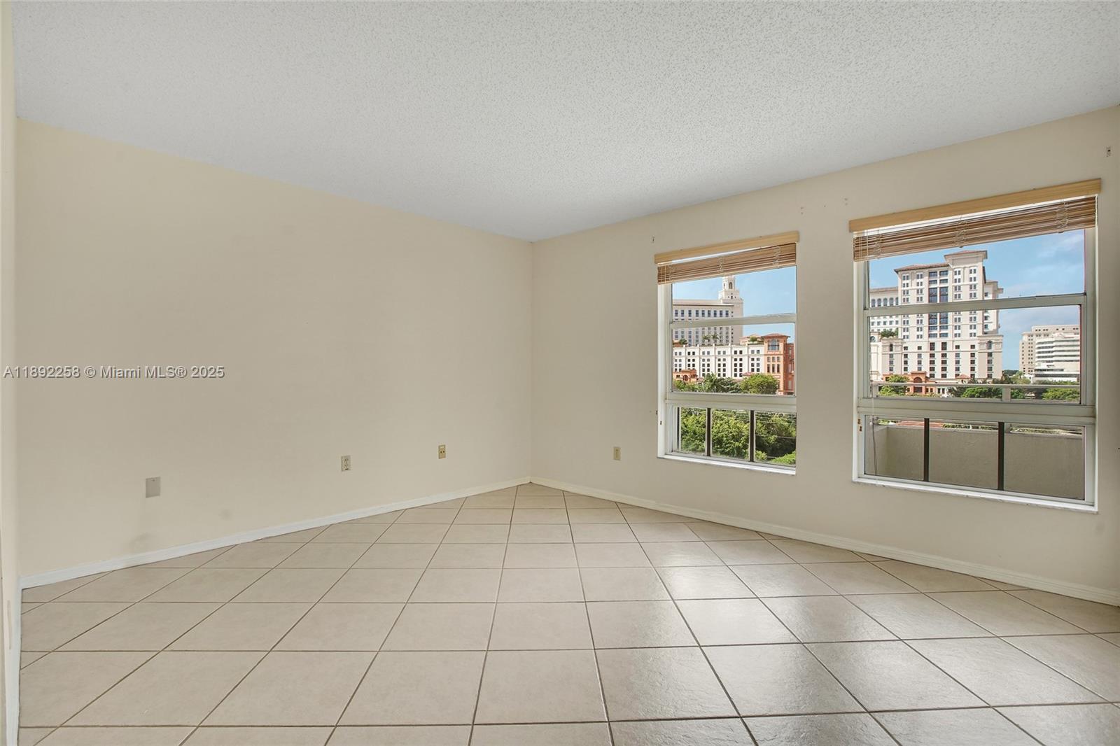 2351 Douglas Rd # 604