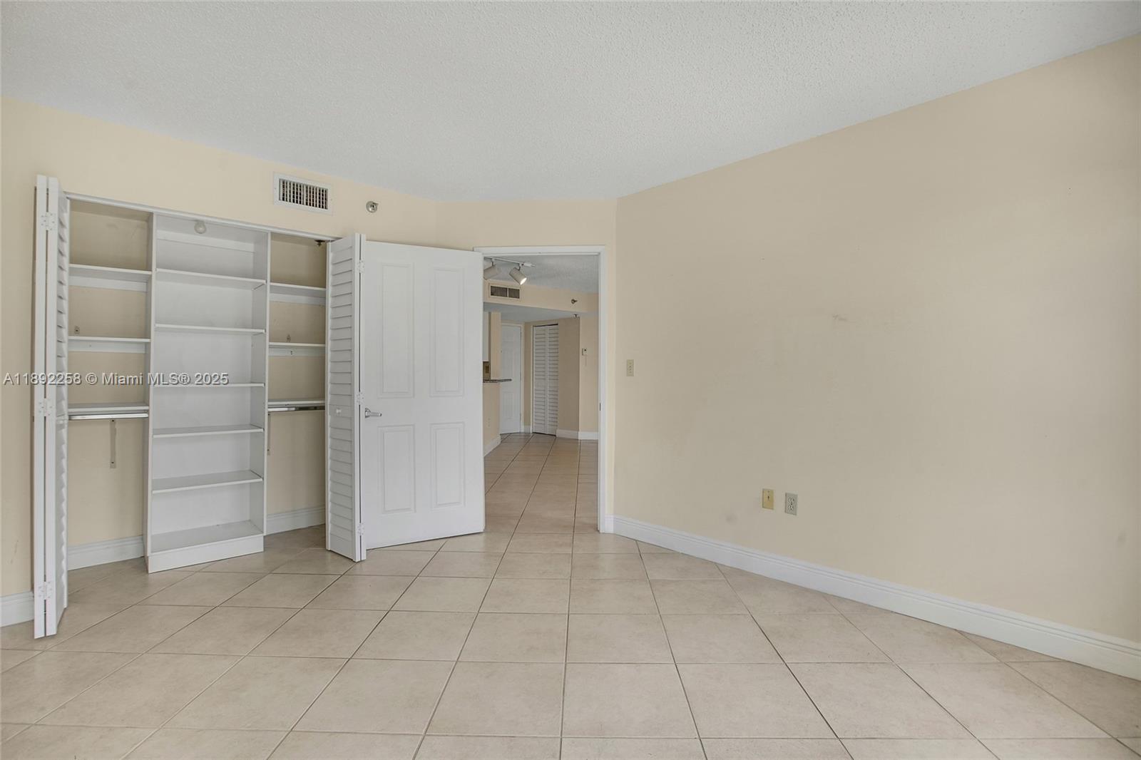 2351 Douglas Rd # 604