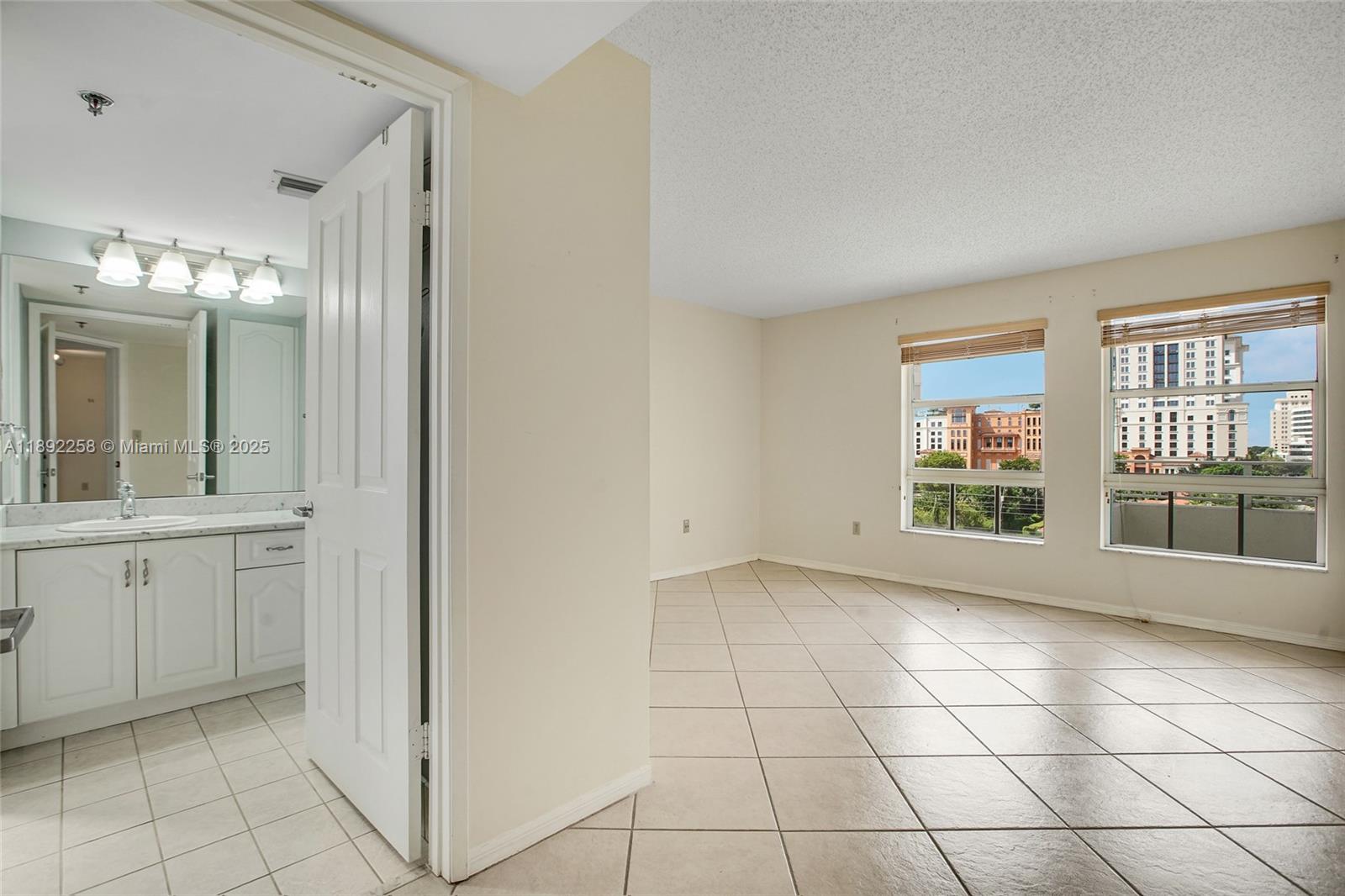 2351 Douglas Rd # 604