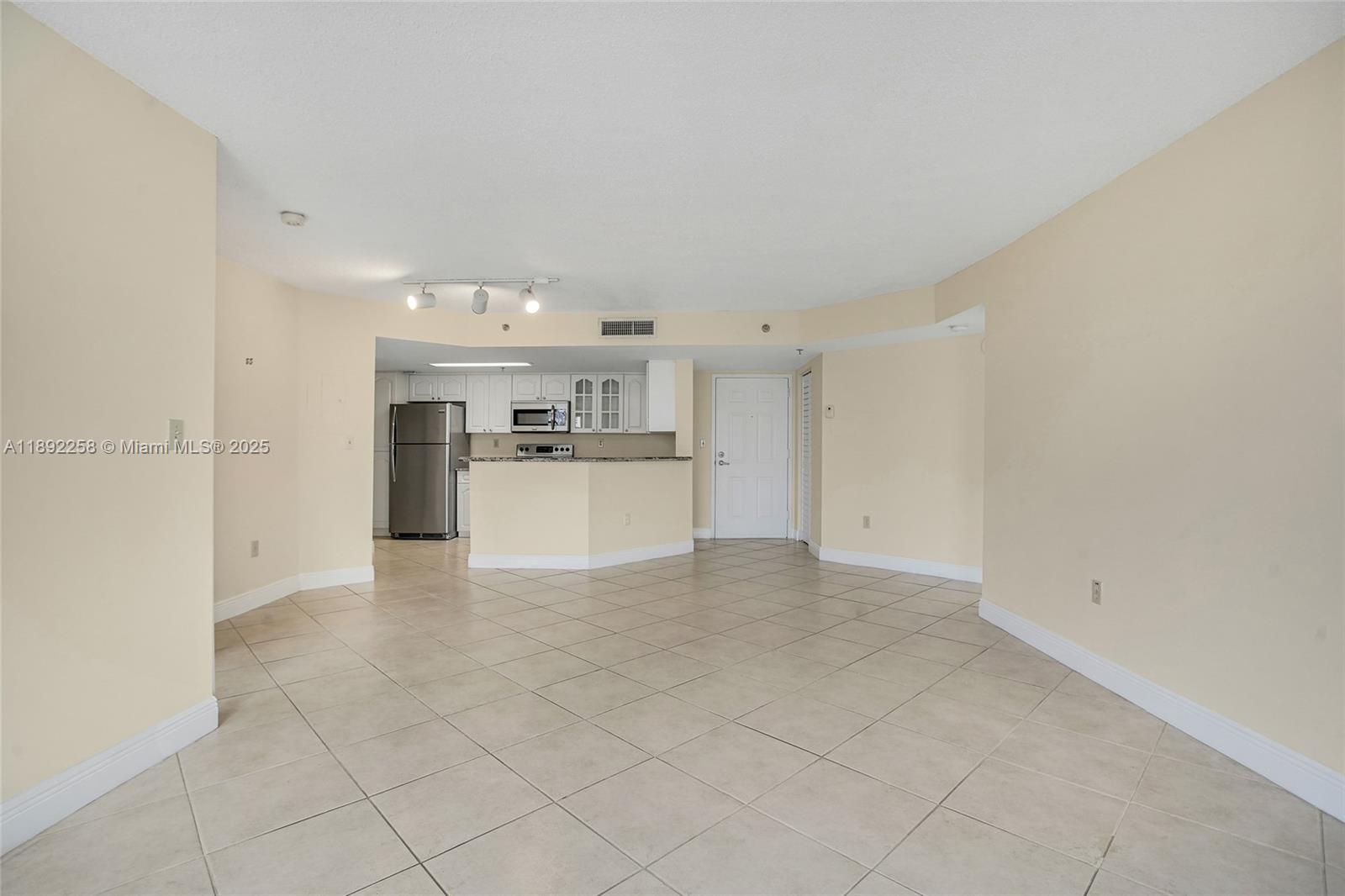 2351 Douglas Rd # 604