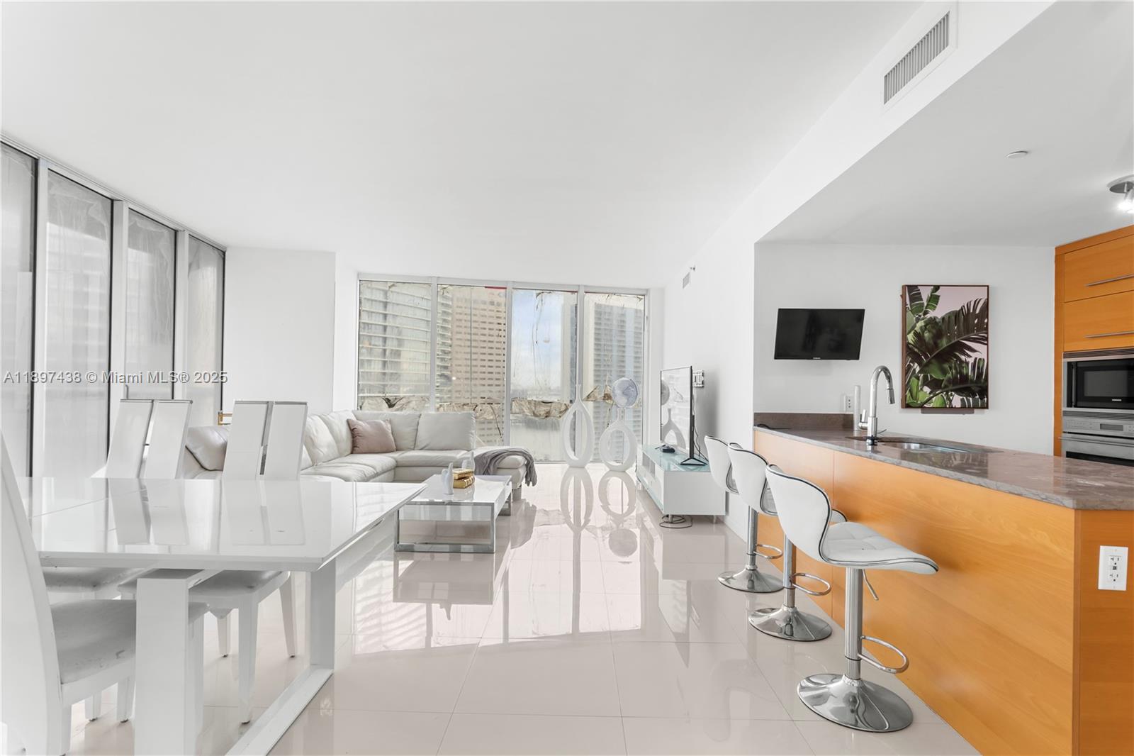465 Brickell Ave # 2702