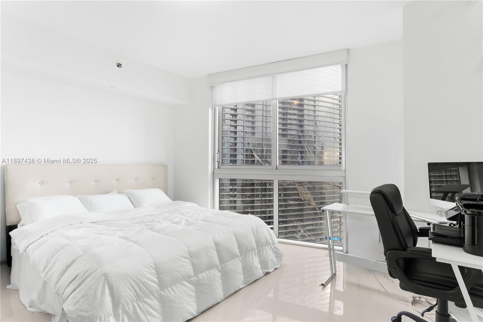 465 Brickell Ave # 2702