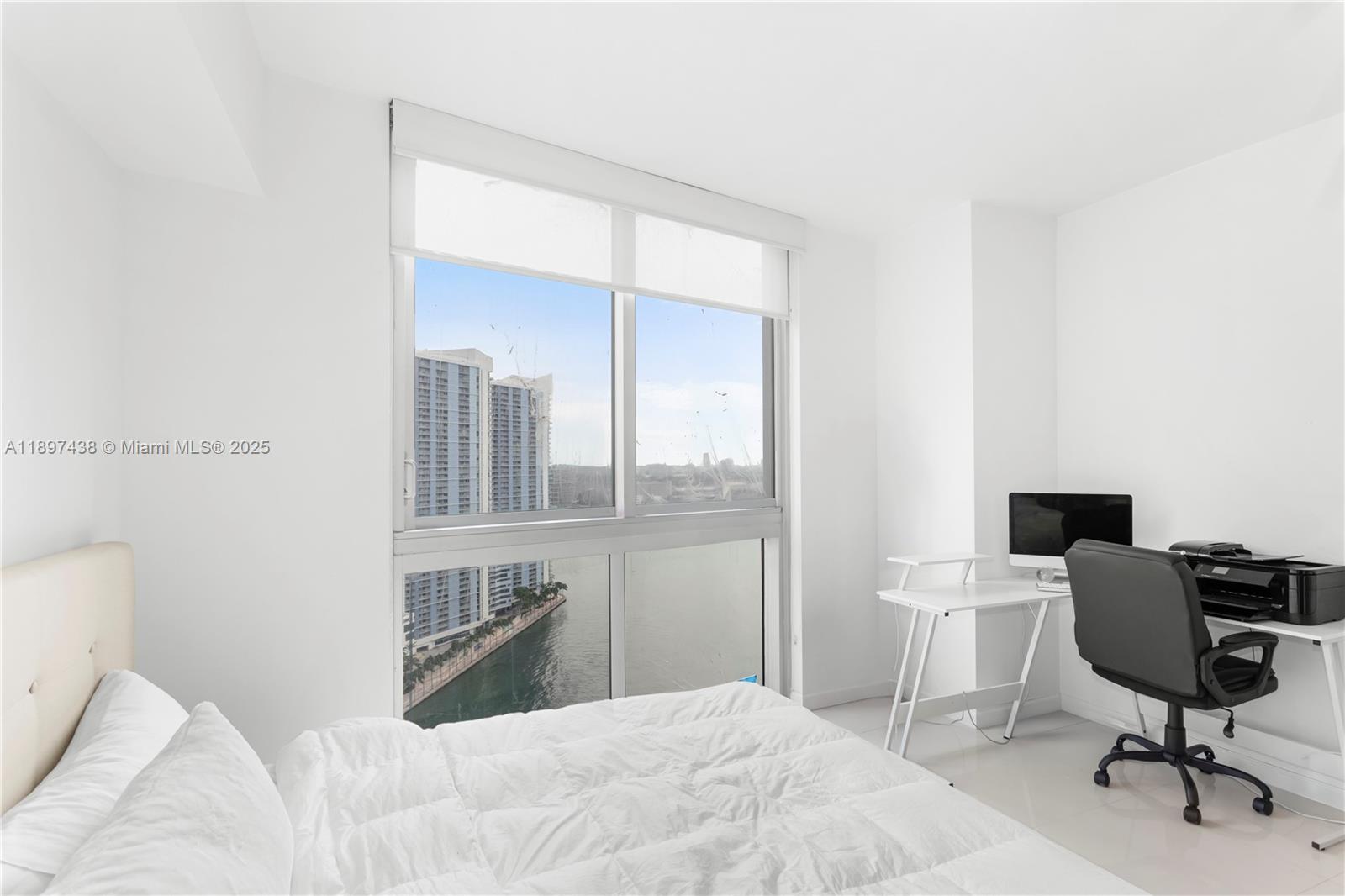 465 Brickell Ave # 2702