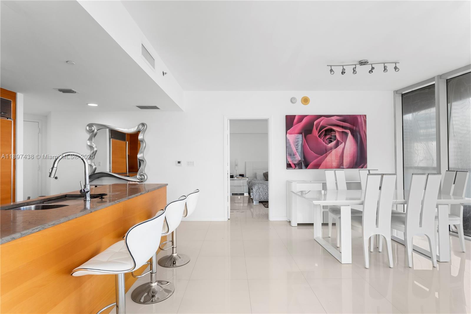 465 Brickell Ave # 2702