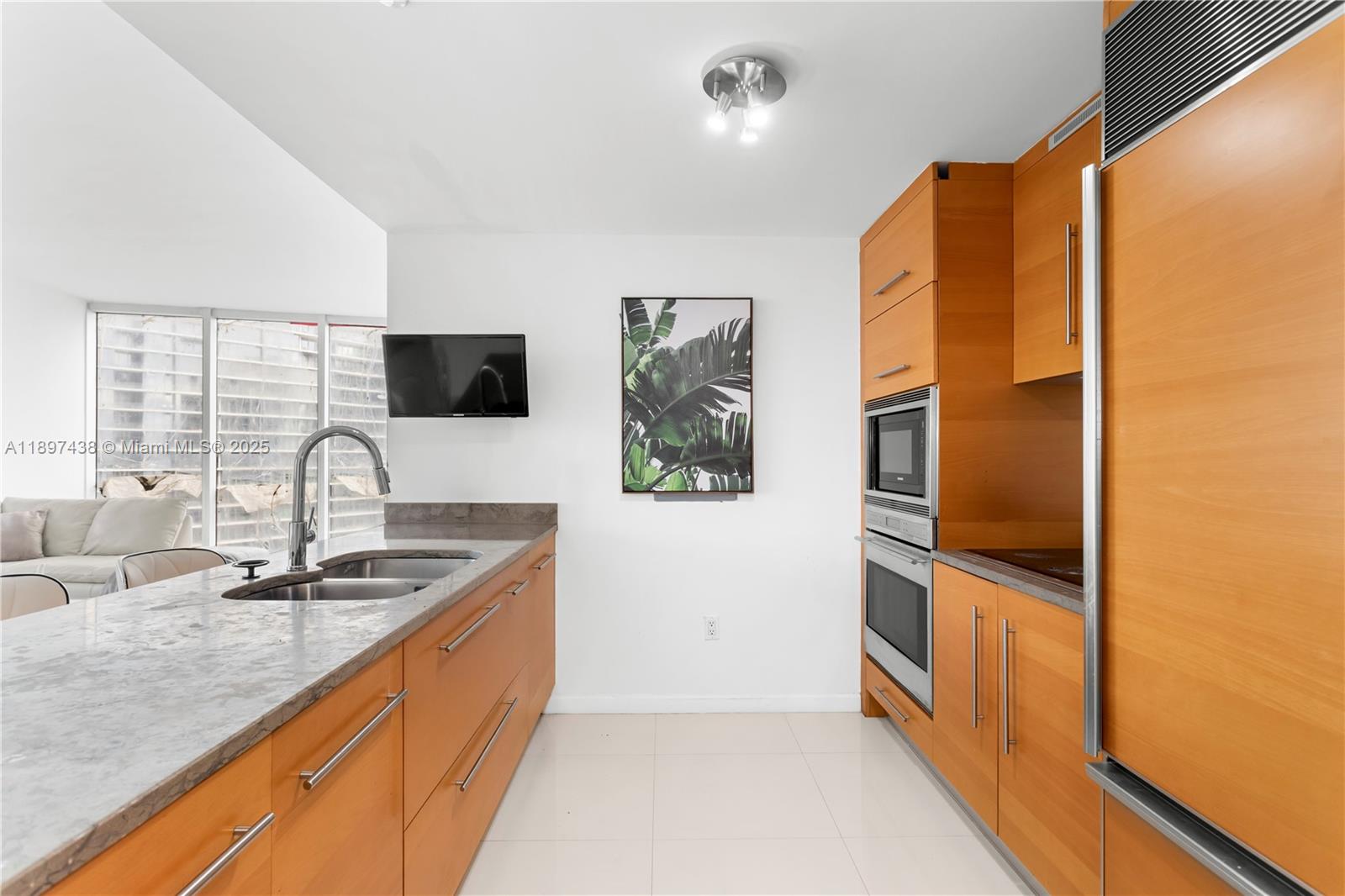 465 Brickell Ave # 2702