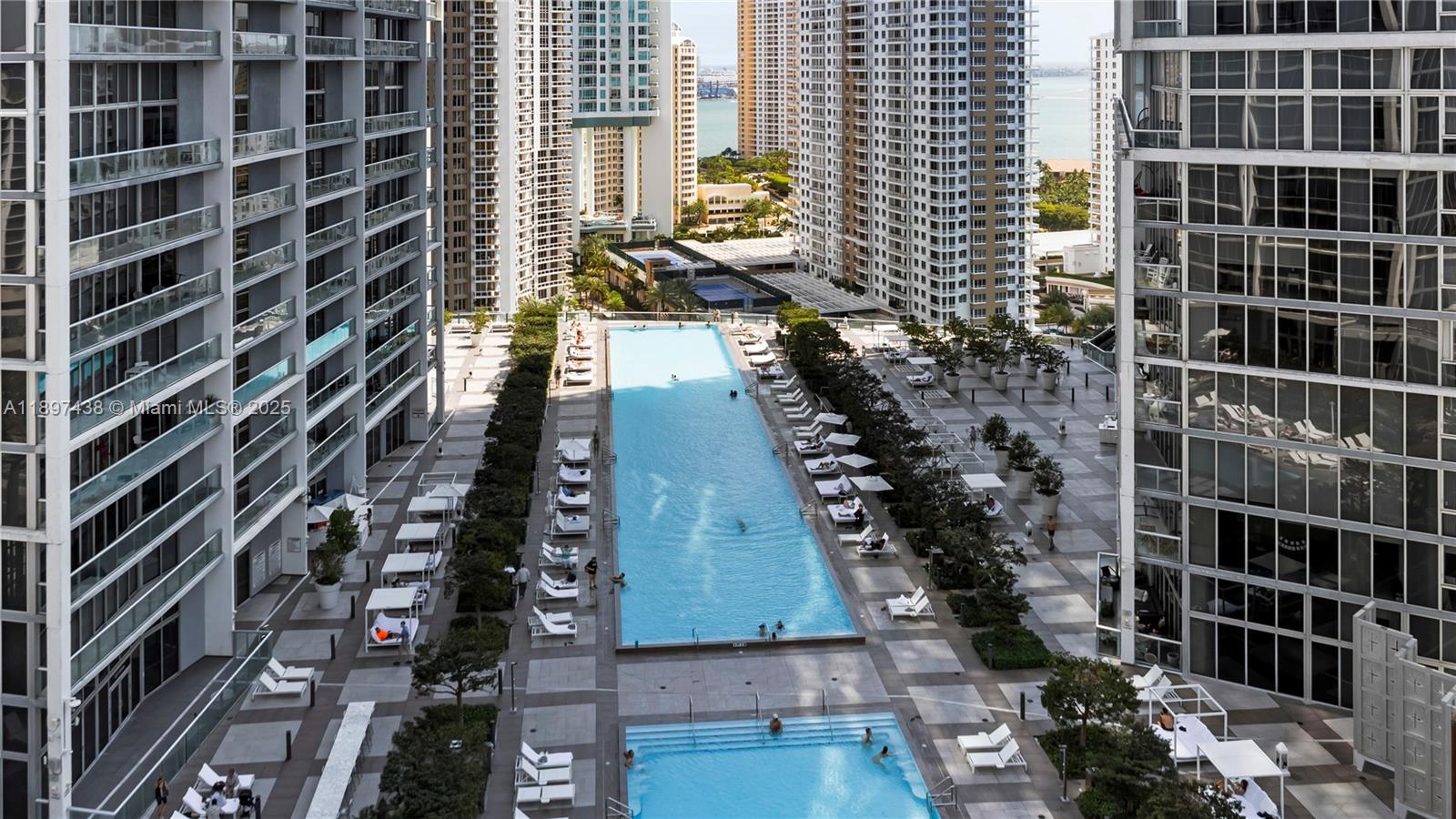 465 Brickell Ave # 2702