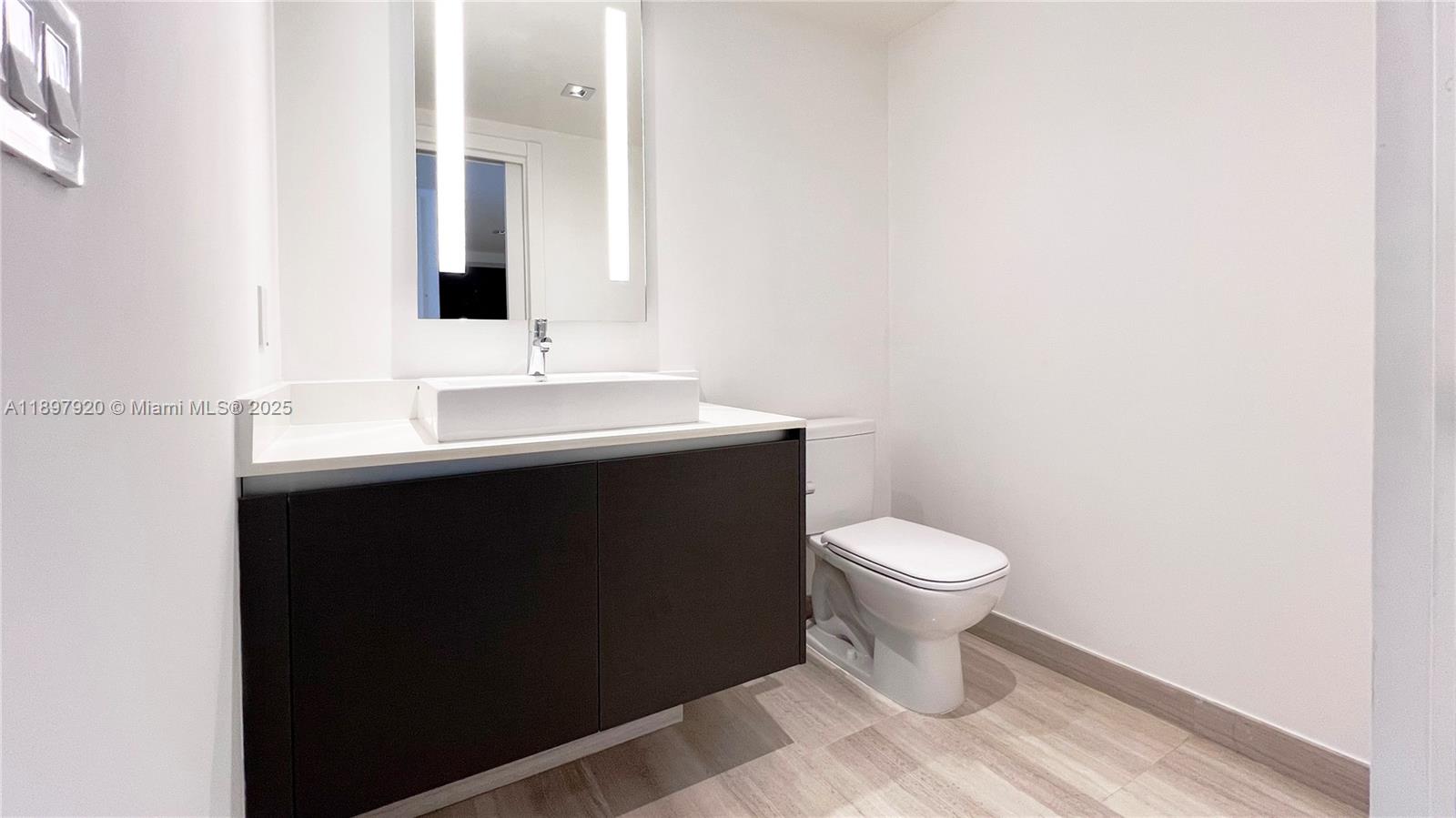 1451 Brickell Ave # 2406