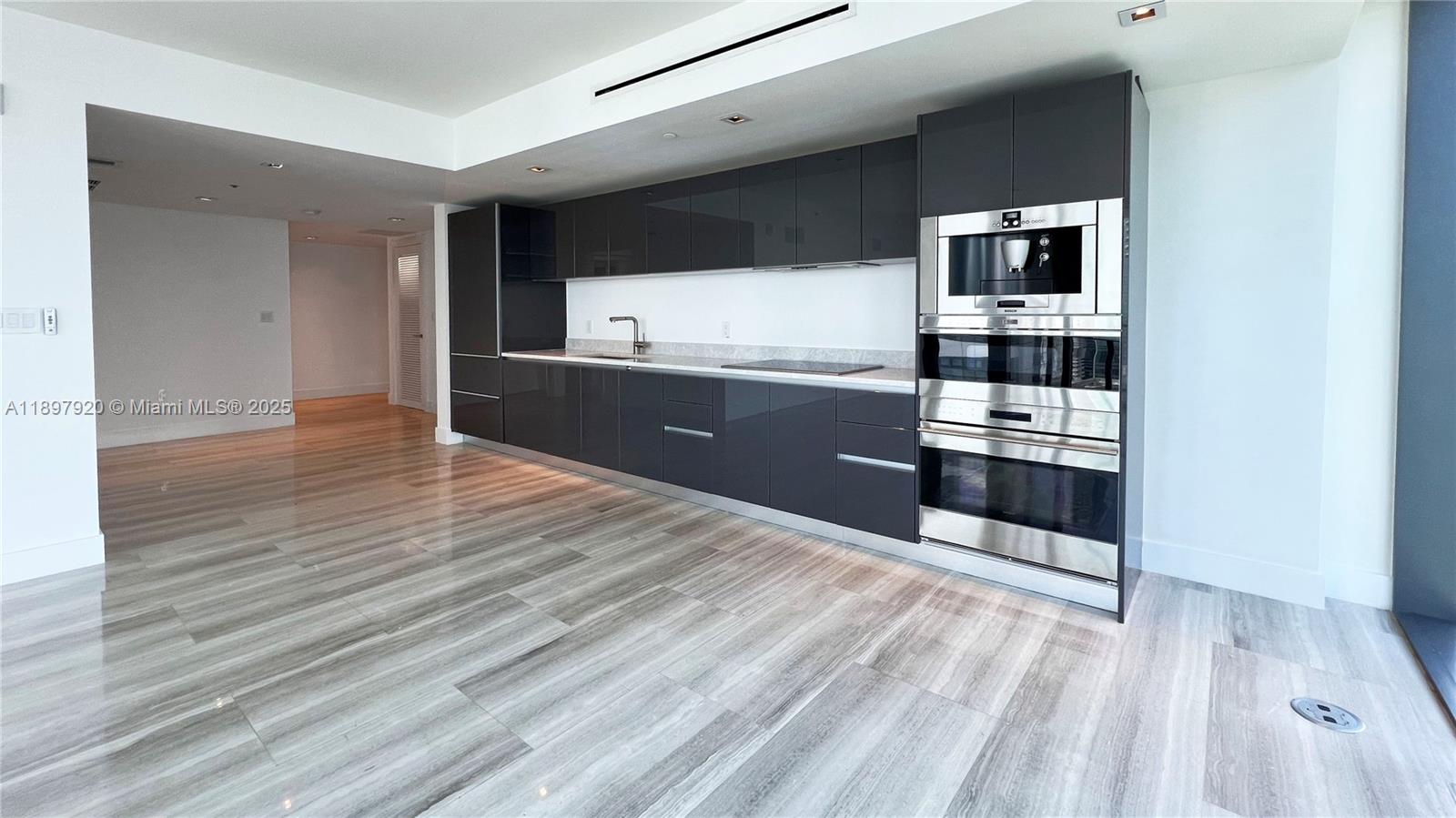 1451 Brickell Ave # 2406