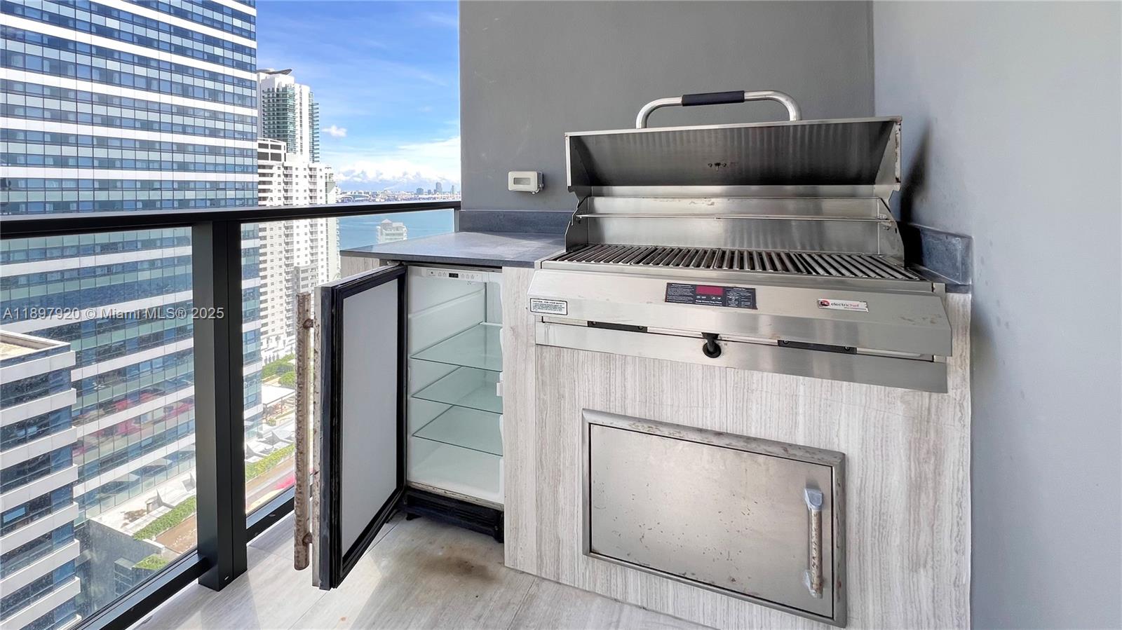 1451 Brickell Ave # 2406