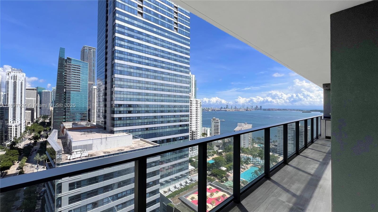 1451 Brickell Ave # 2406