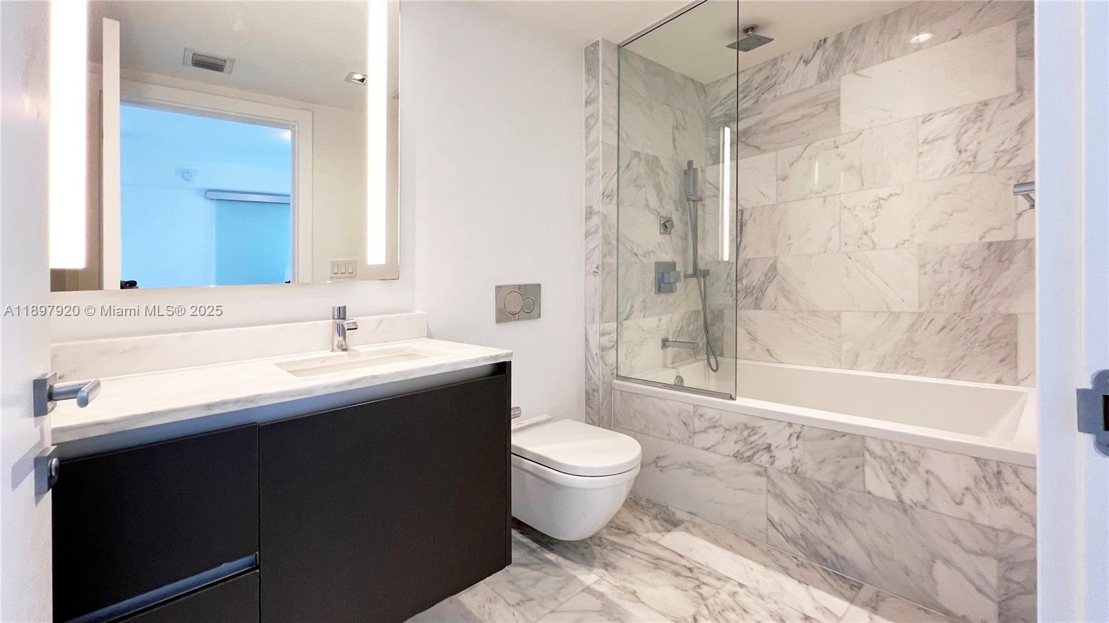 1451 Brickell Ave # 2406