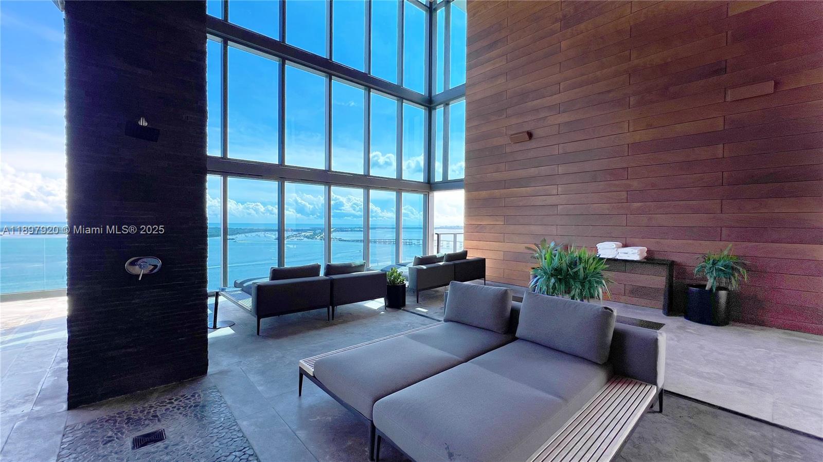 1451 Brickell Ave # 2406