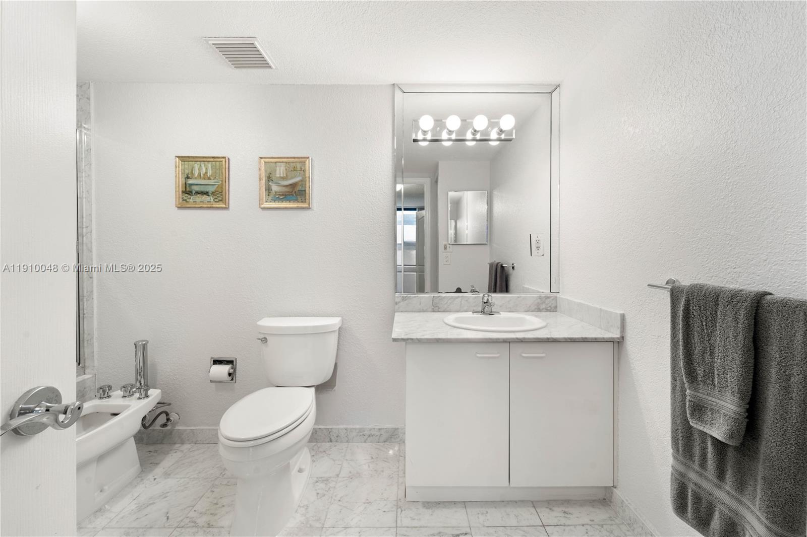 9455 Collins Ave # 601