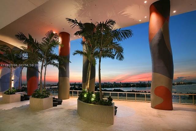 50 Biscayne Blvd # 2909