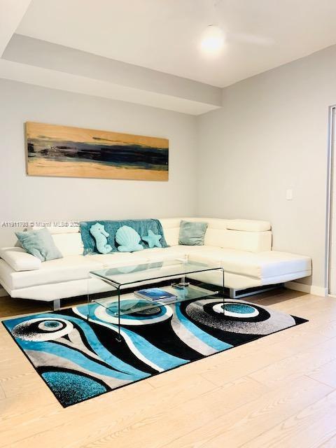 619 Meridian Ave # 4