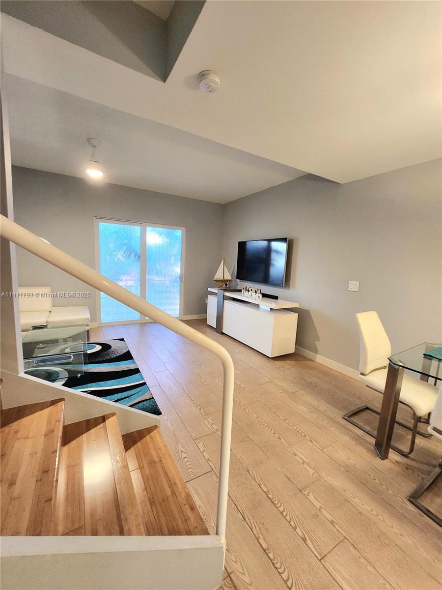 619 Meridian Ave # 4