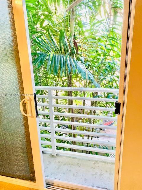 619 Meridian Ave # 4