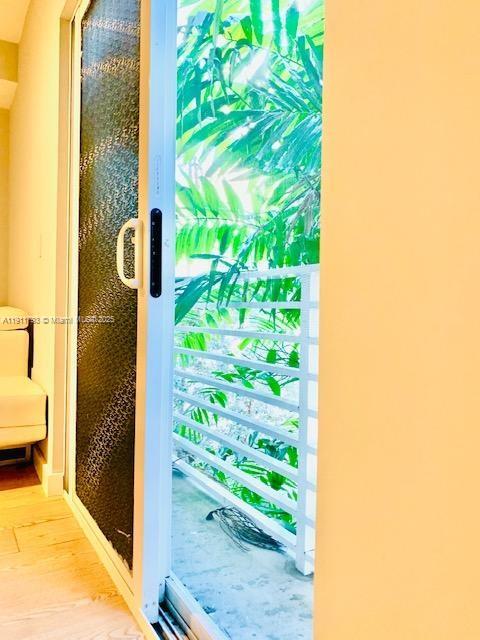 619 Meridian Ave # 4