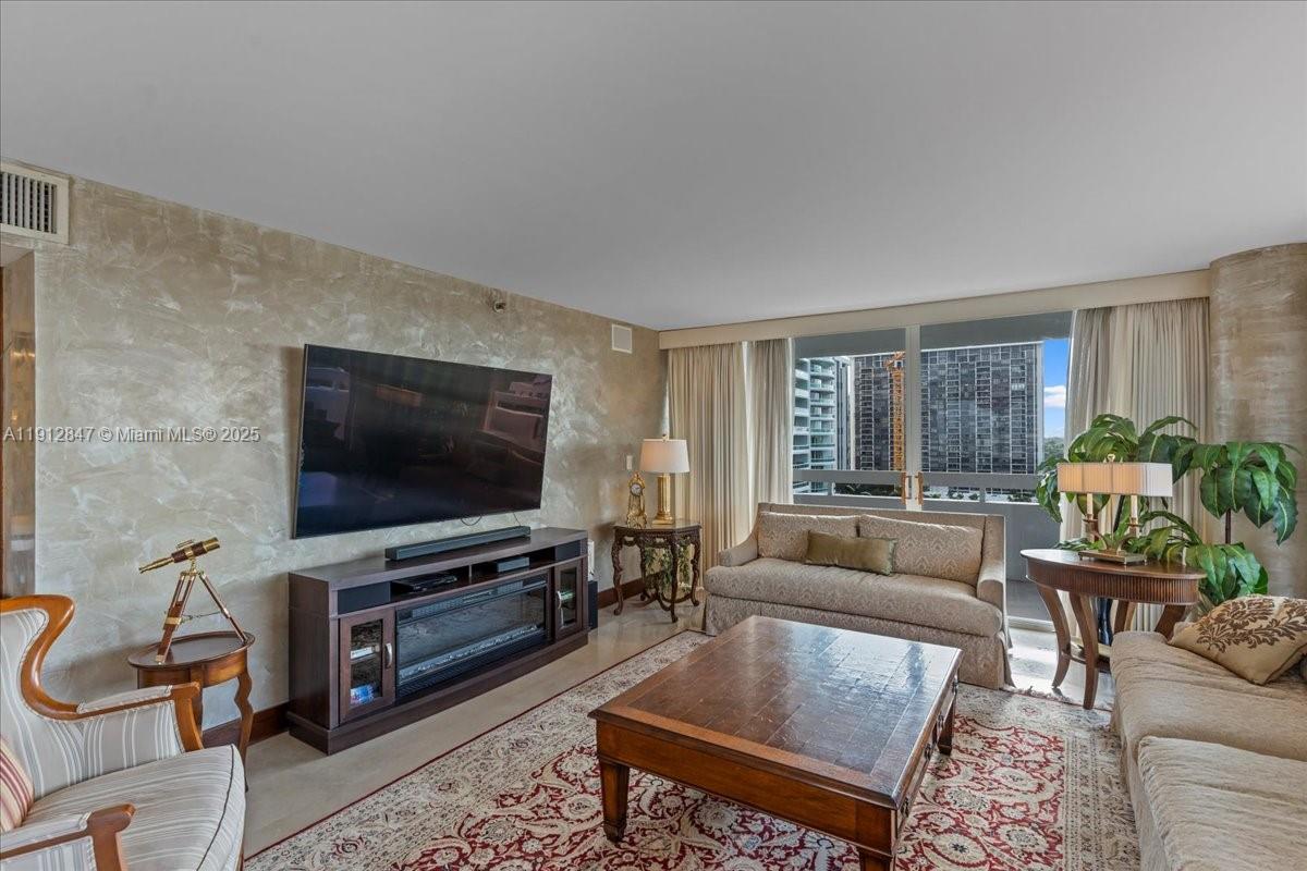 1627 Brickell Ave # 1401
