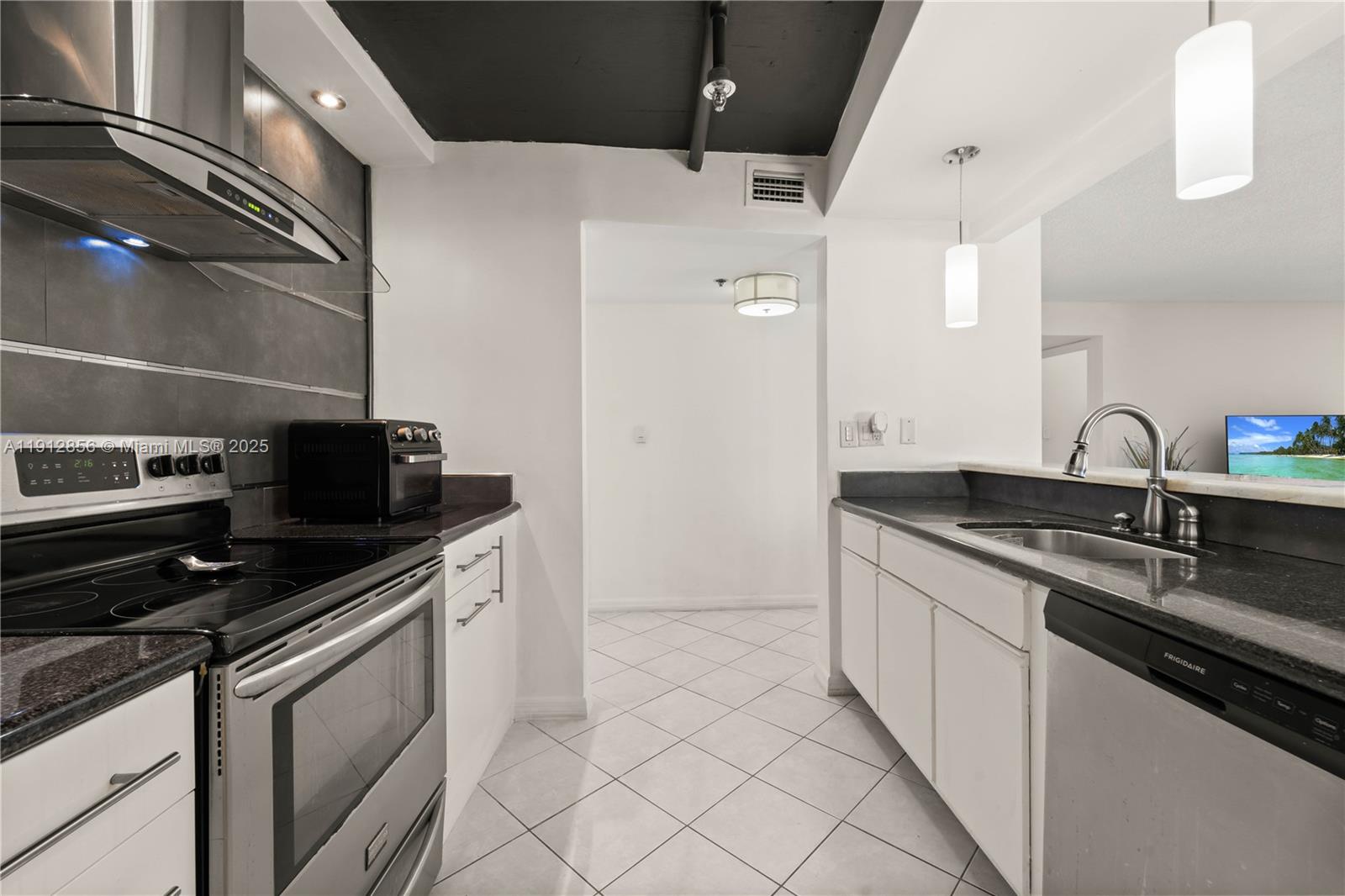 540 Brickell Key Dr # 1406