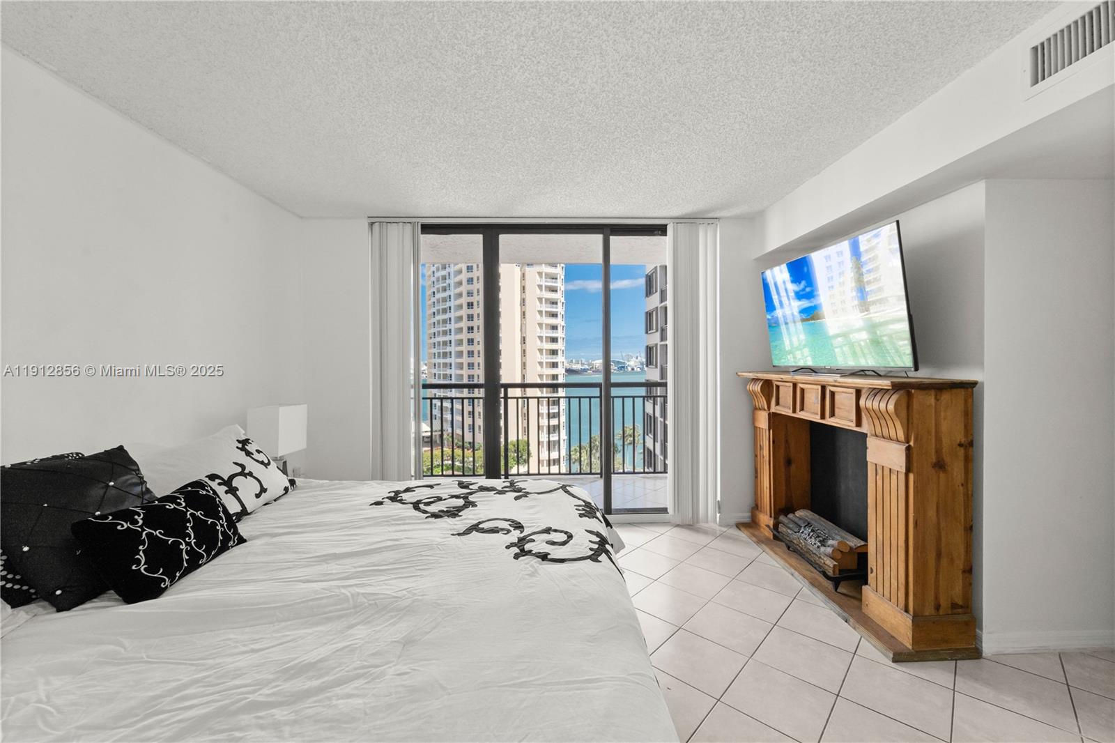 540 Brickell Key Dr # 1406