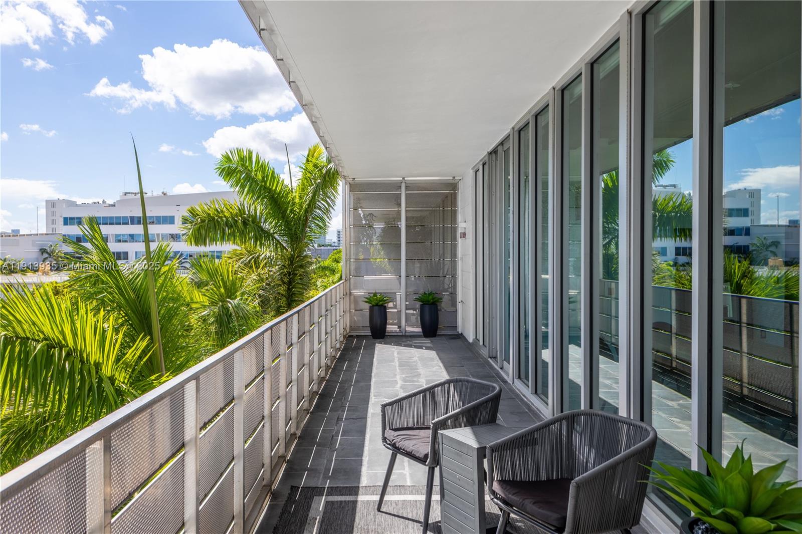 1700 Meridian Ave # 501