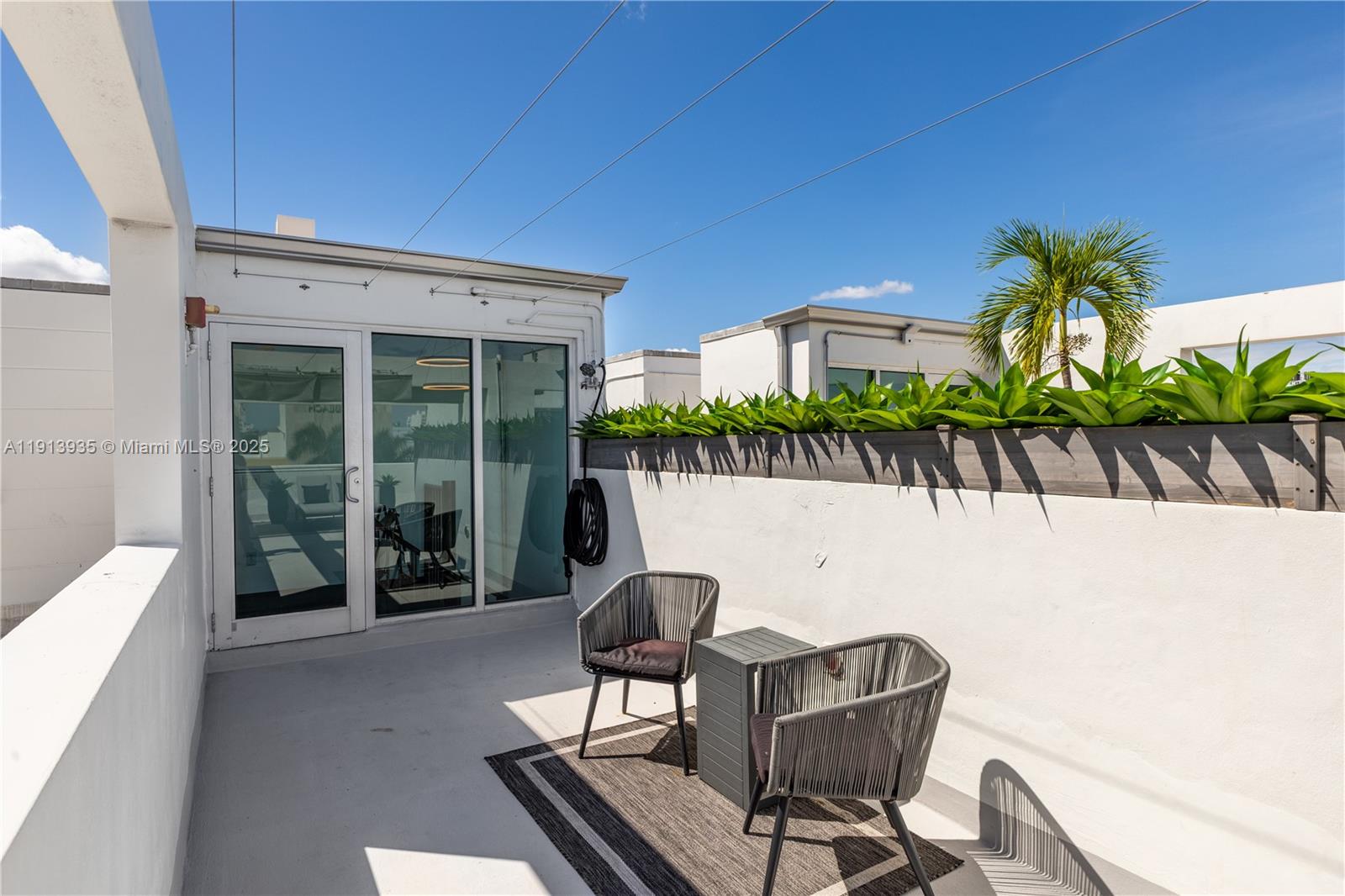 1700 Meridian Ave # 501