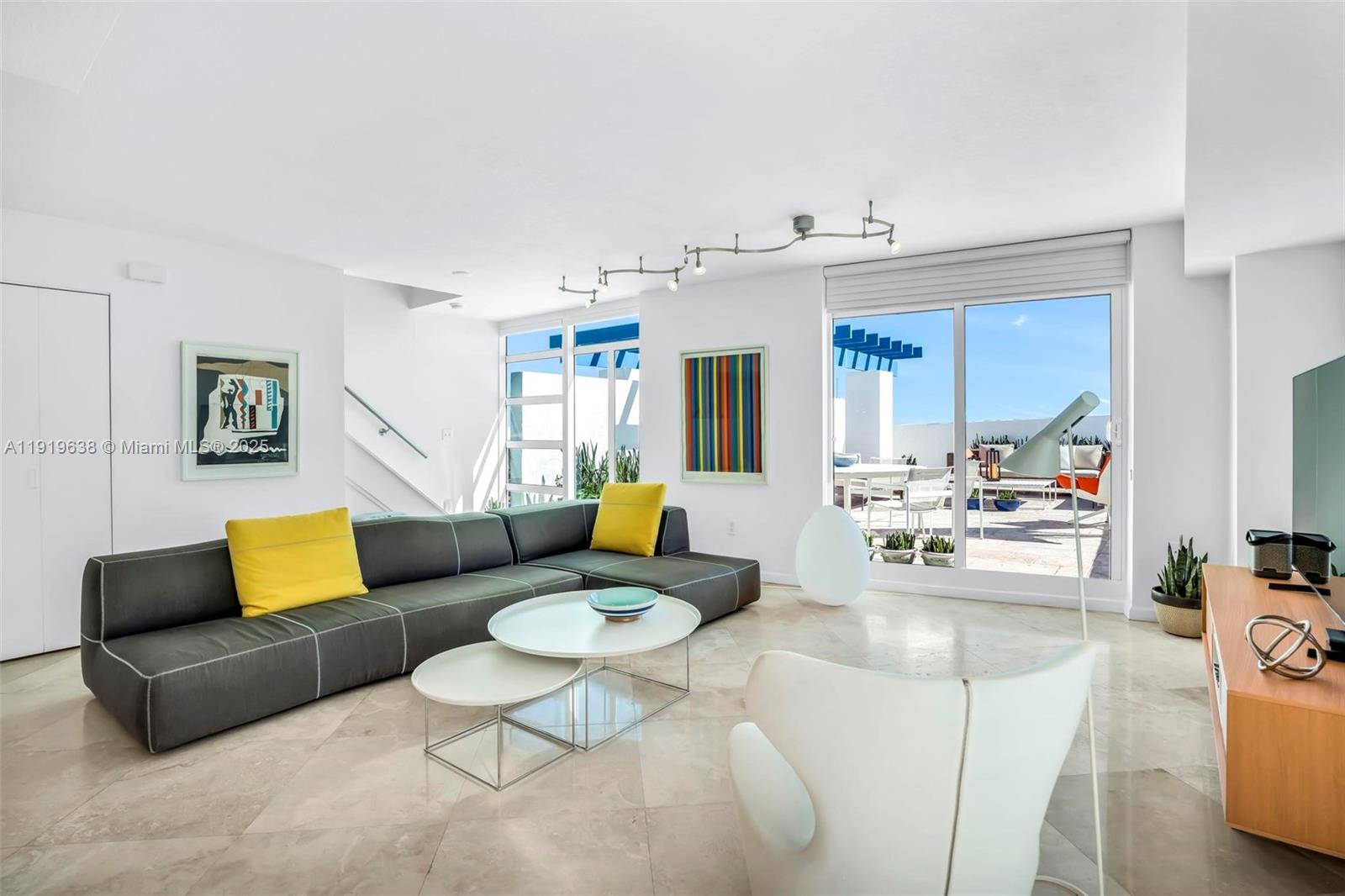 7600 Collins Ave # 1012