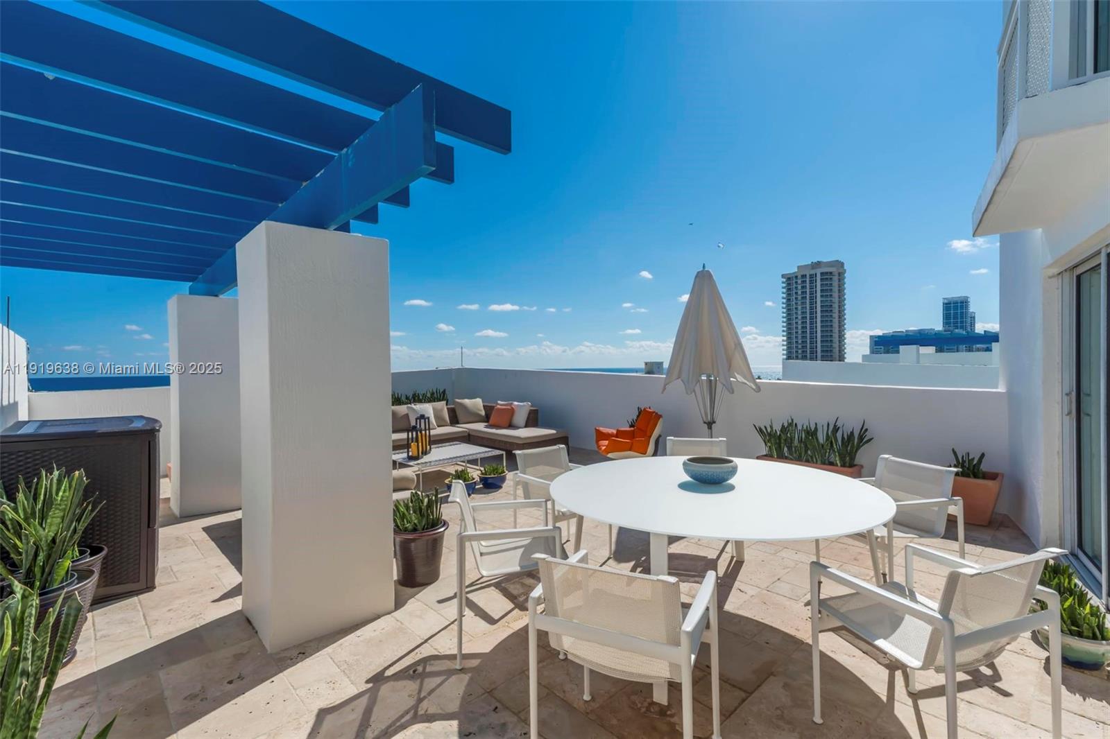 7600 Collins Ave # 1012