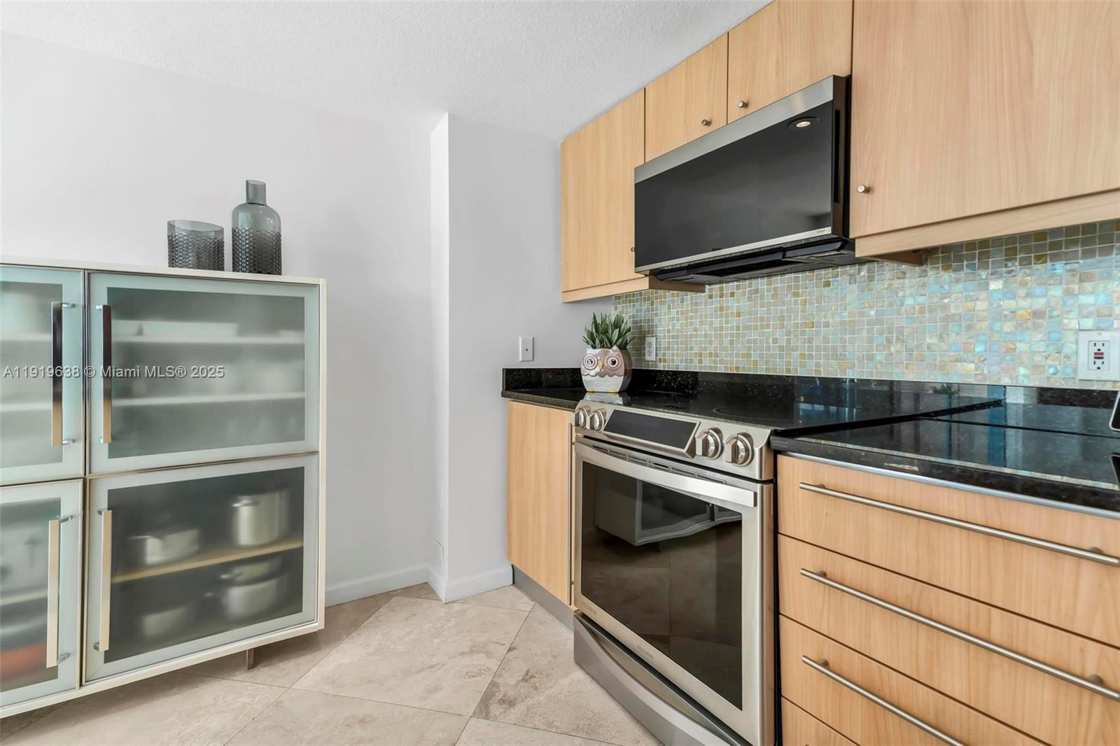 7600 Collins Ave # 1012